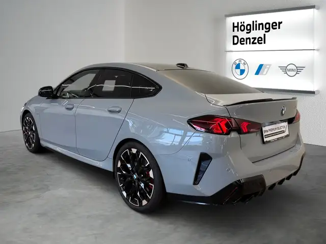 BMW 2 Series view 10