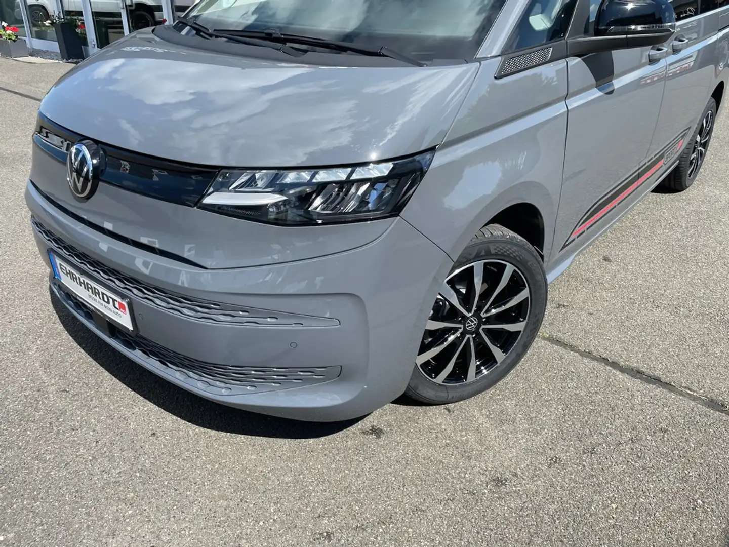Volkswagen T7 Multivan 2.0 TDI DSG LANG Sport Edition STHZG*VIRTUAL*LE... Grau - 2