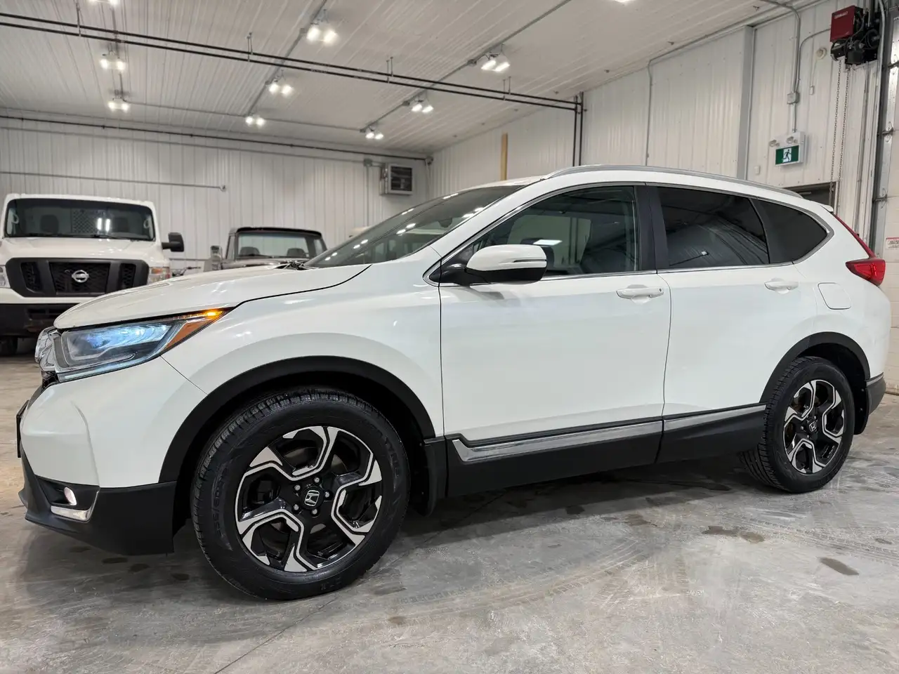 2017 Honda CR-V Touring — photo 1