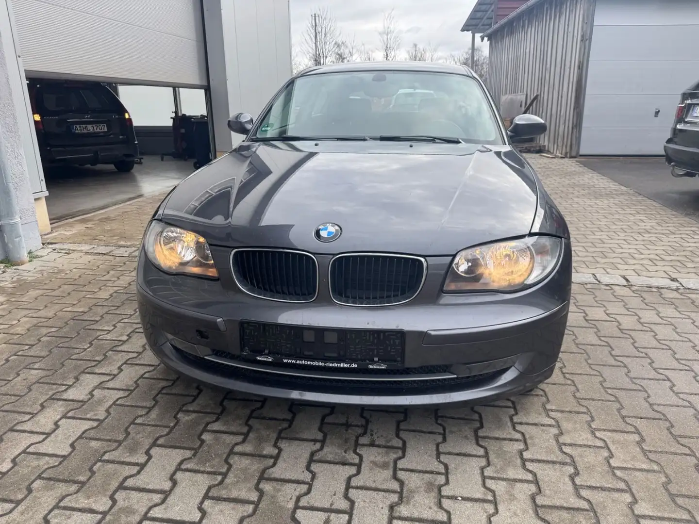 BMW 116 i Automatik TÜV/AU Neu Grau - 2