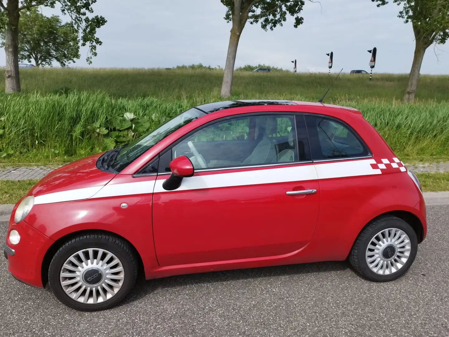 Fiat 500 1.2 Lounge ** Airco ** PANORAMADAK ** nw koppeling Rouge - 2