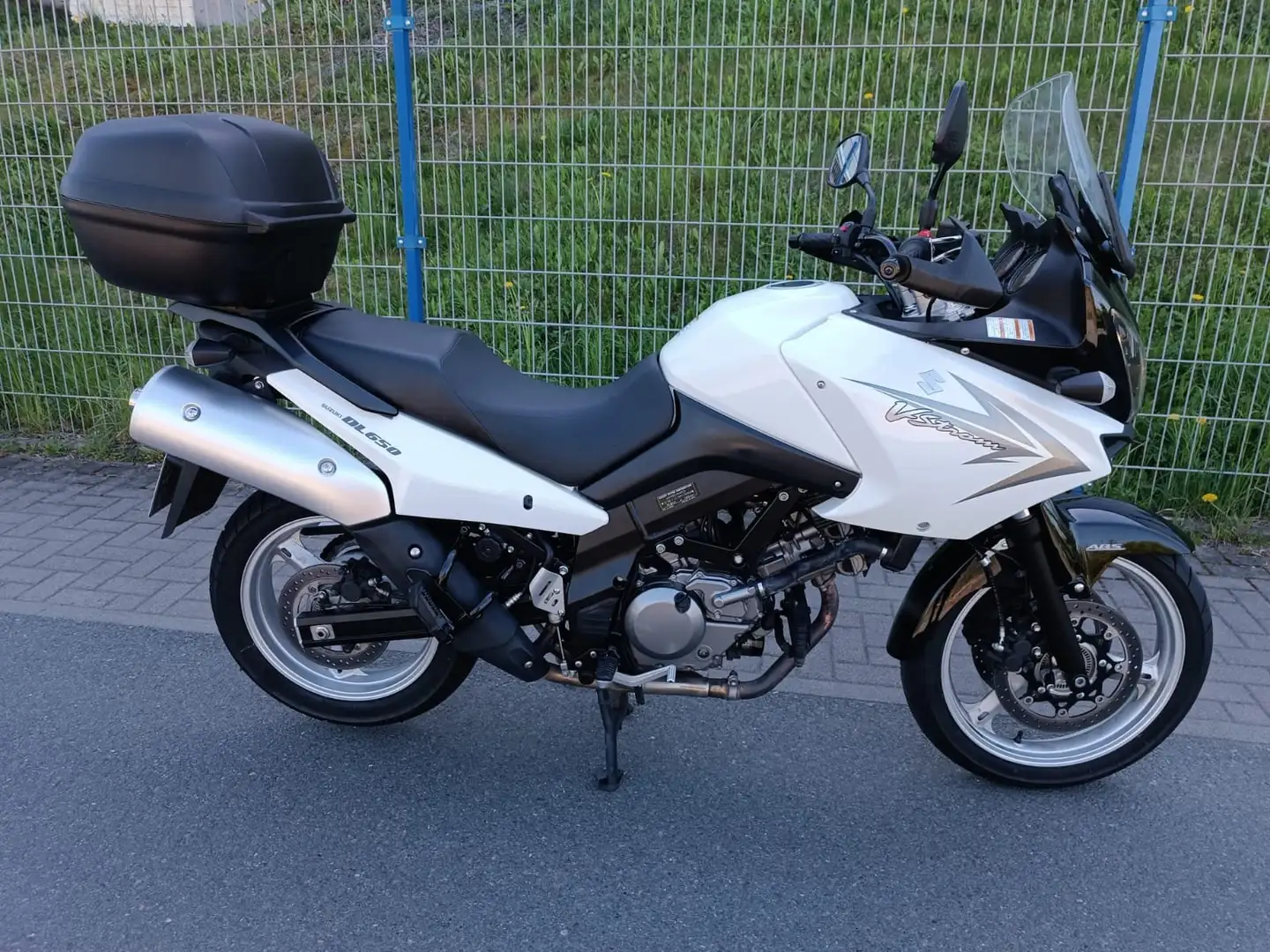 Suzuki V-Strom 650 *DL 650* ABS Alb - 1