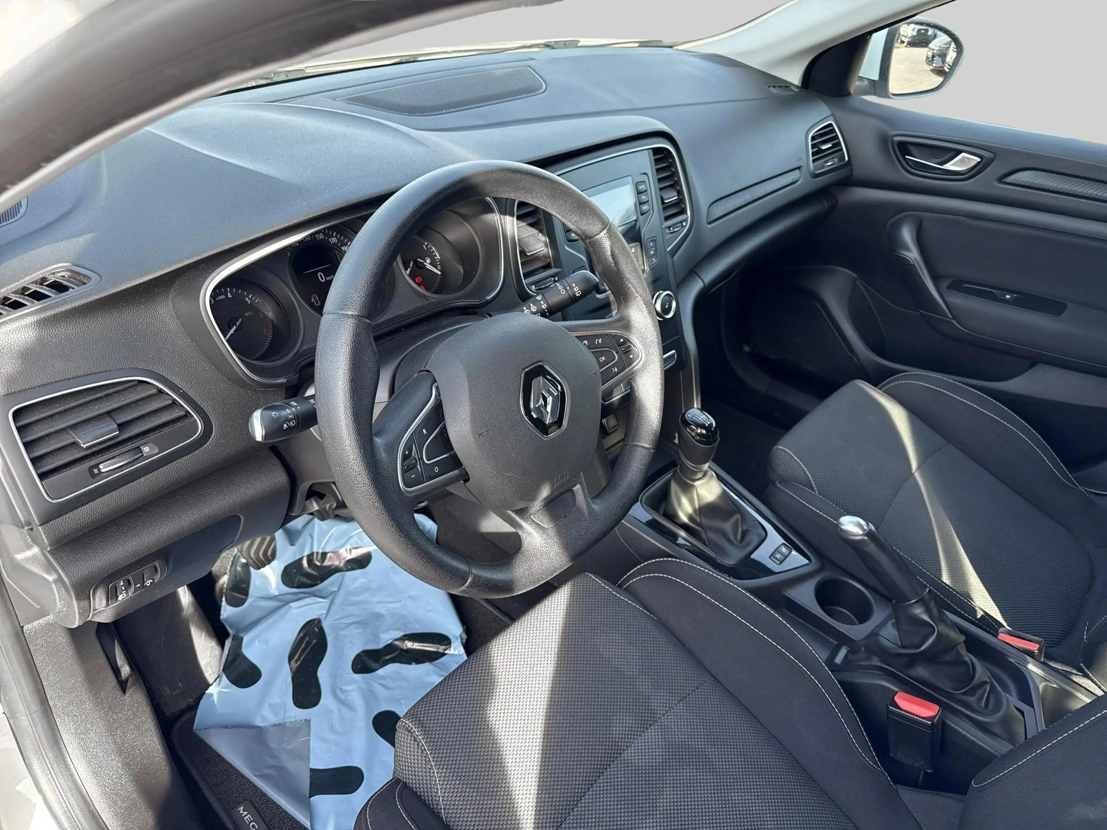 Renault Megane Grandtour TCe 115 GPF Corporate Edition — photo 9