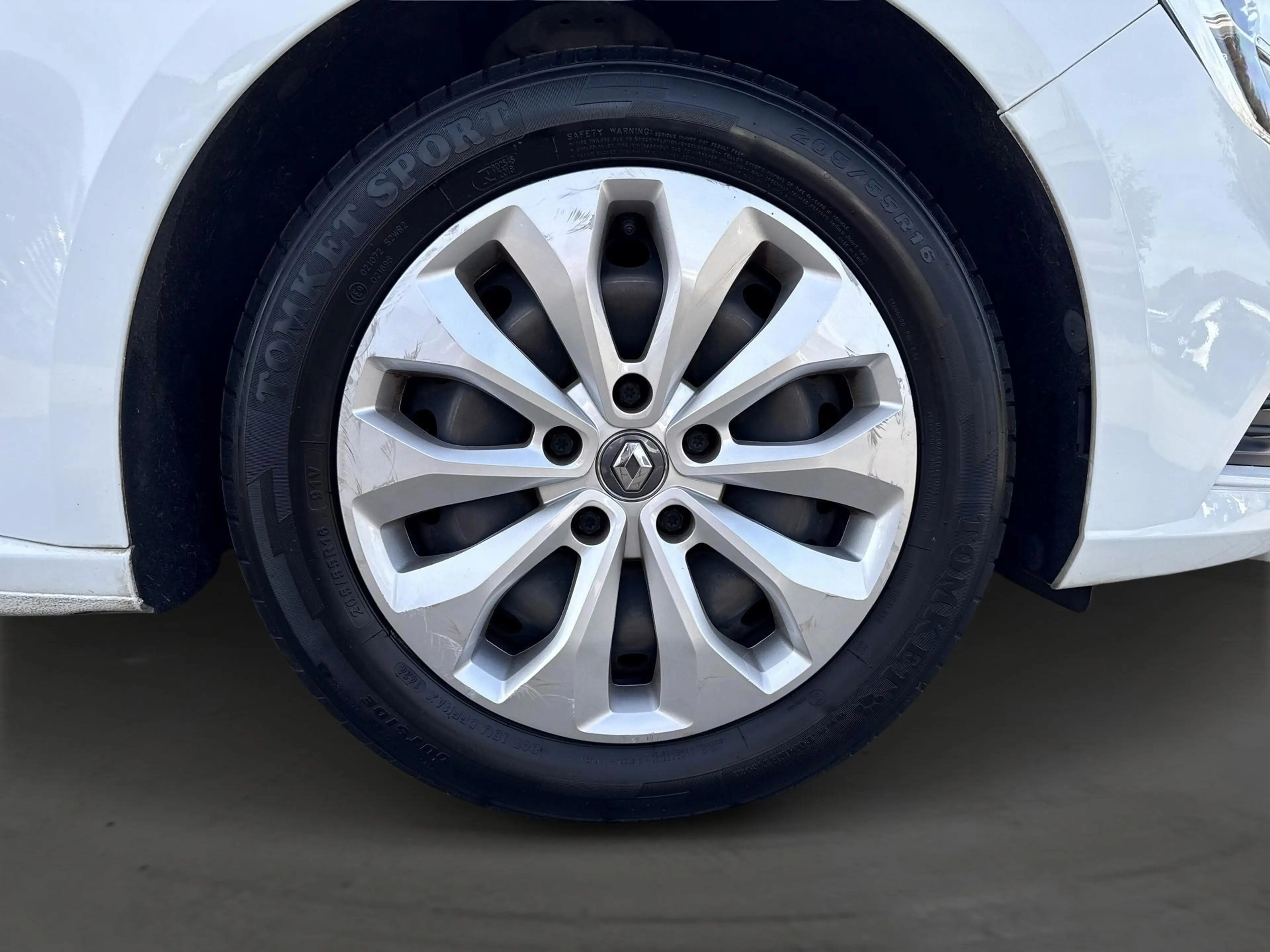 Renault Megane Grandtour TCe 115 GPF Corporate Edition — photo 6