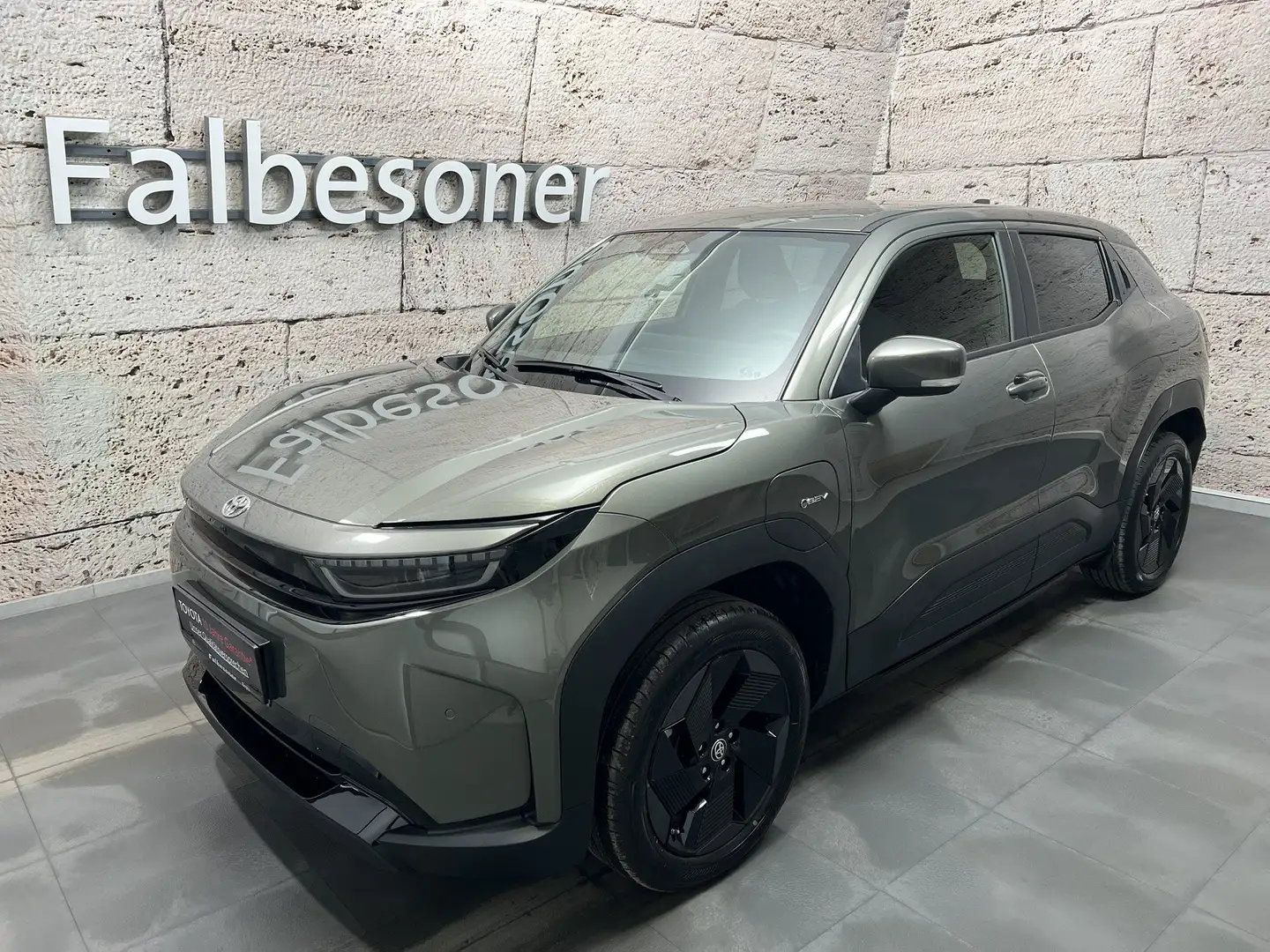 Toyota Urban Cruiser 135 kW AWD Teamplayer Grün - 1