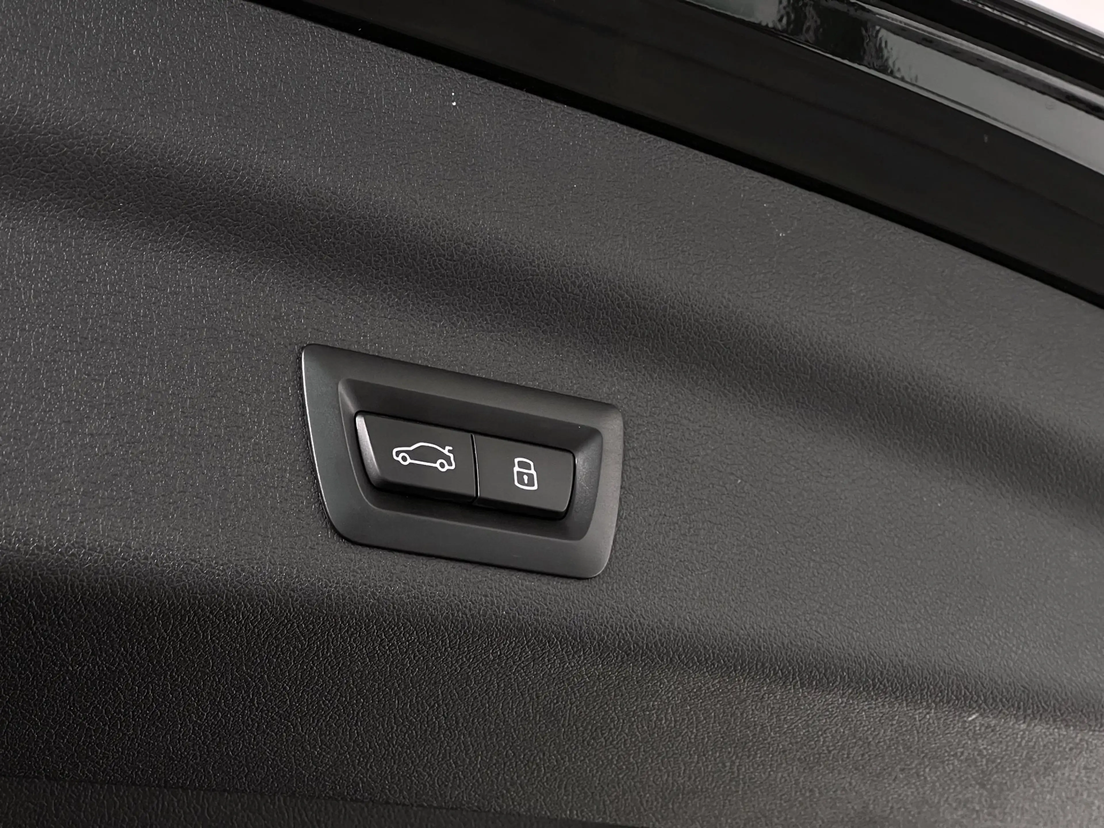 BMW iX1 xDrive30 adapLED RFK H/K Keyless adapM-FW — photo 15