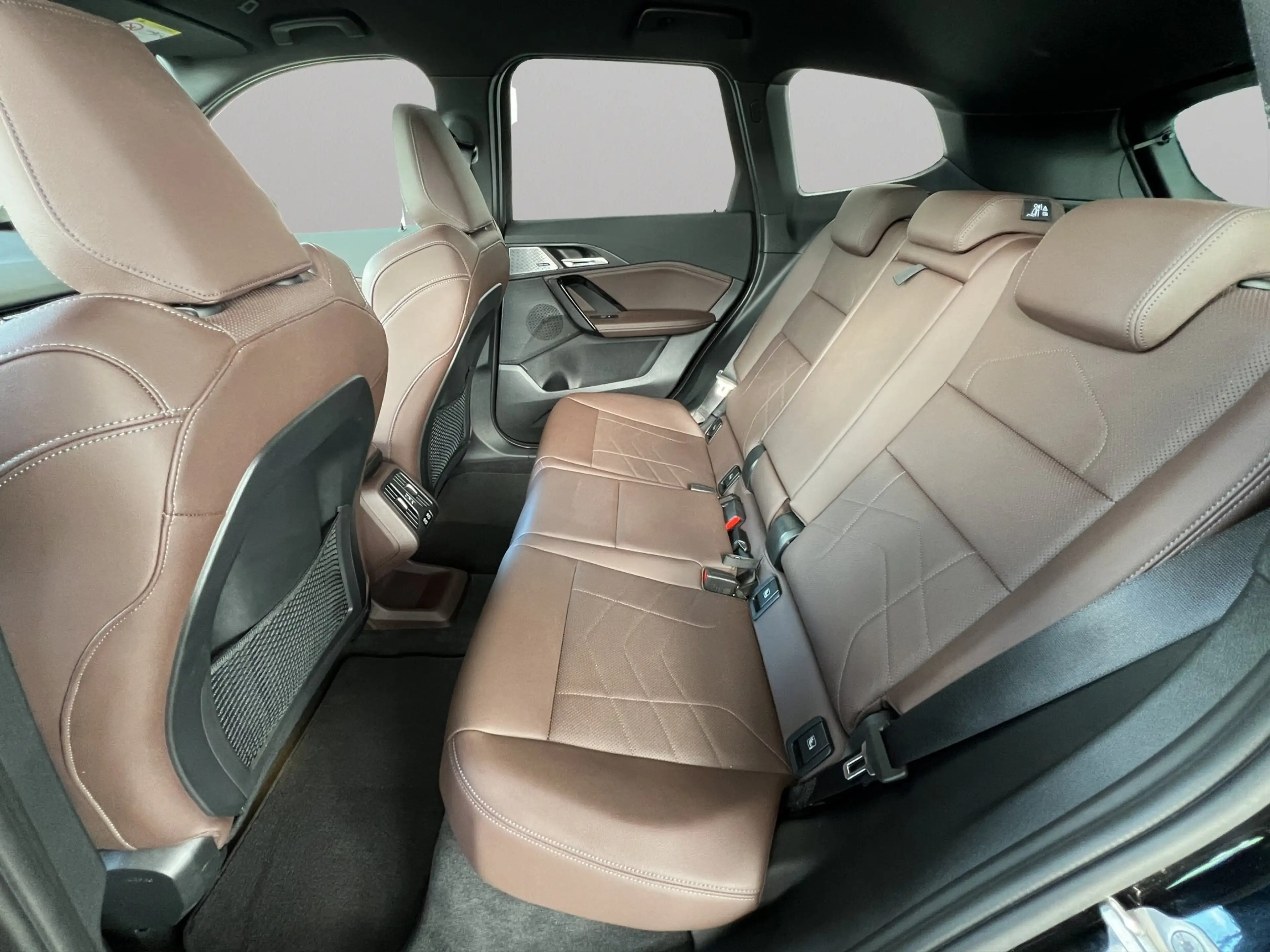 BMW iX1 xDrive30 adapLED RFK H/K Keyless adapM-FW — photo 7
