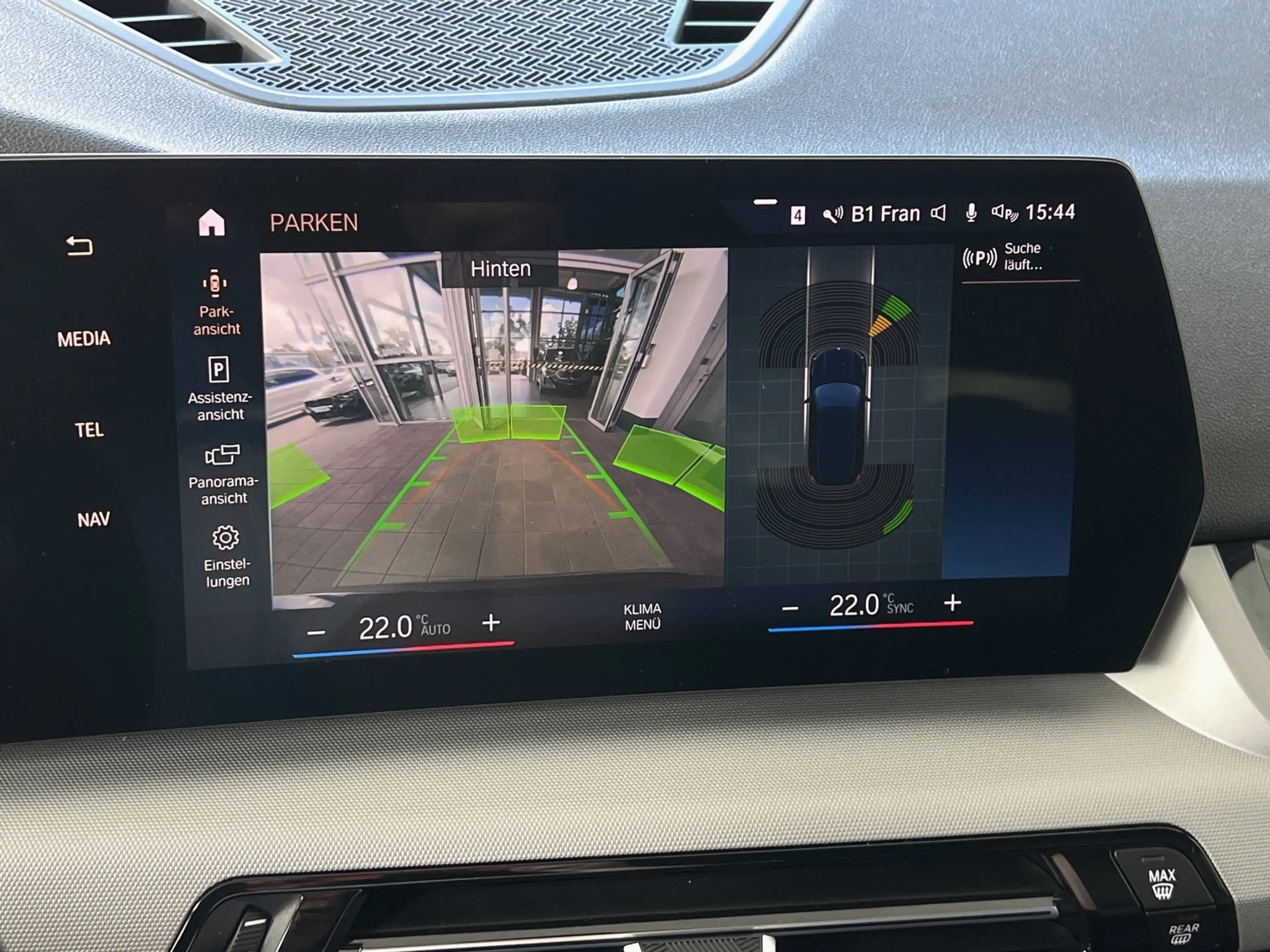 BMW iX1 xDrive30 adapLED RFK H/K Keyless adapM-FW — photo 10