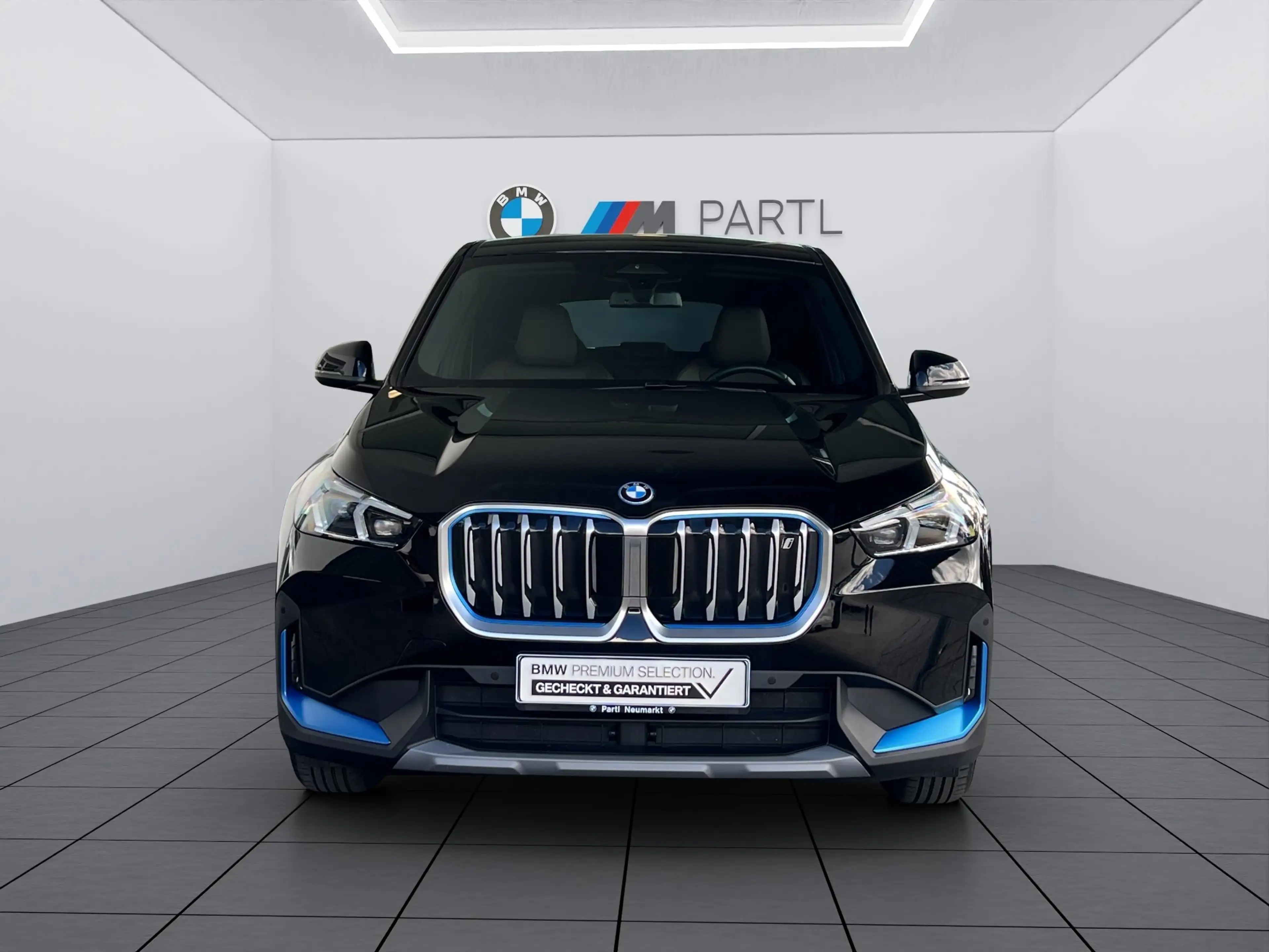 BMW iX1 xDrive30 adapLED RFK H/K Keyless adapM-FW — photo 2
