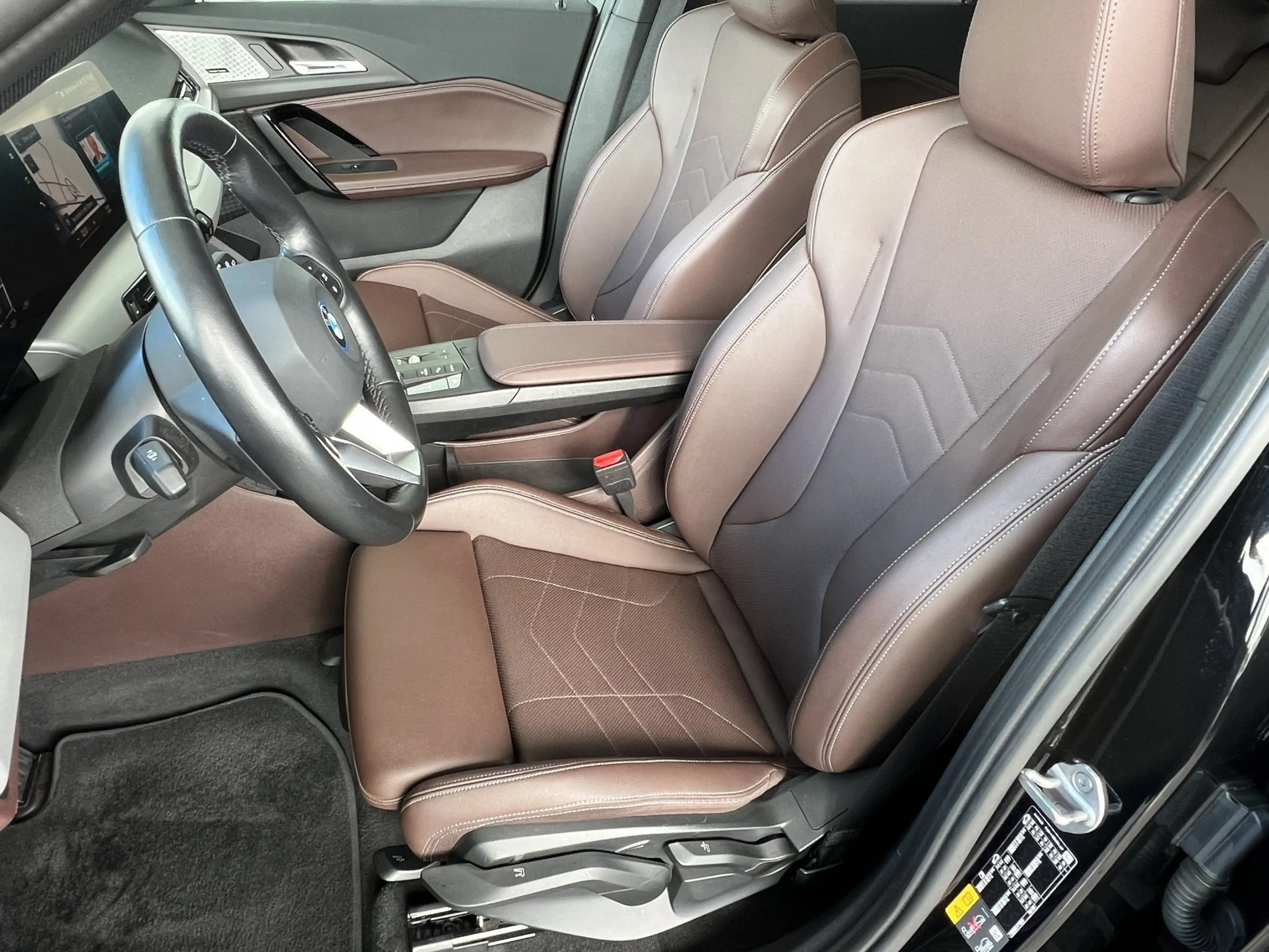BMW iX1 xDrive30 adapLED RFK H/K Keyless adapM-FW — photo 8