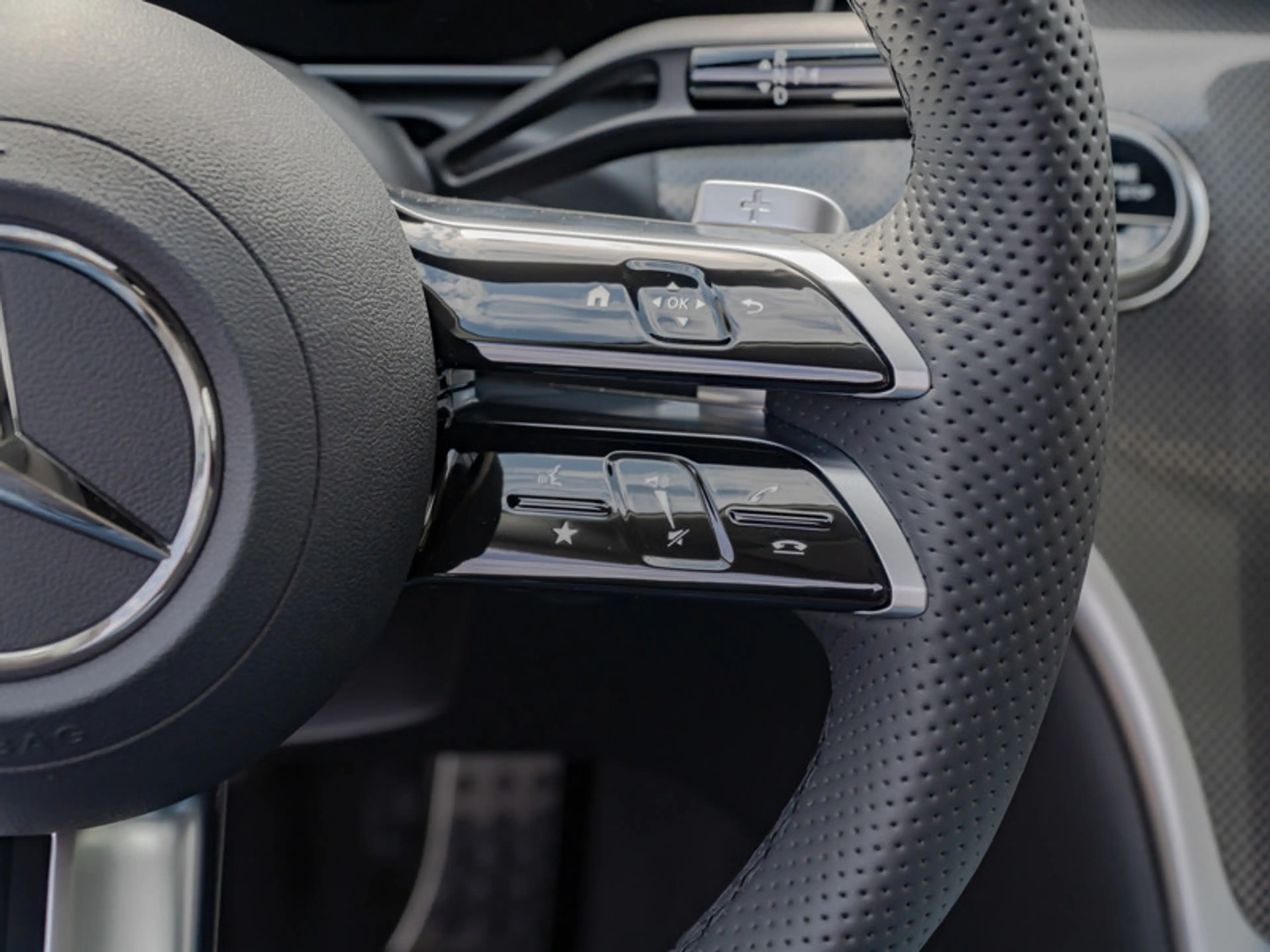 Mercedes-Benz C 180 AMG-Sport/LED/Cam/Pano/Night/Totw/Ambiente — photo 15