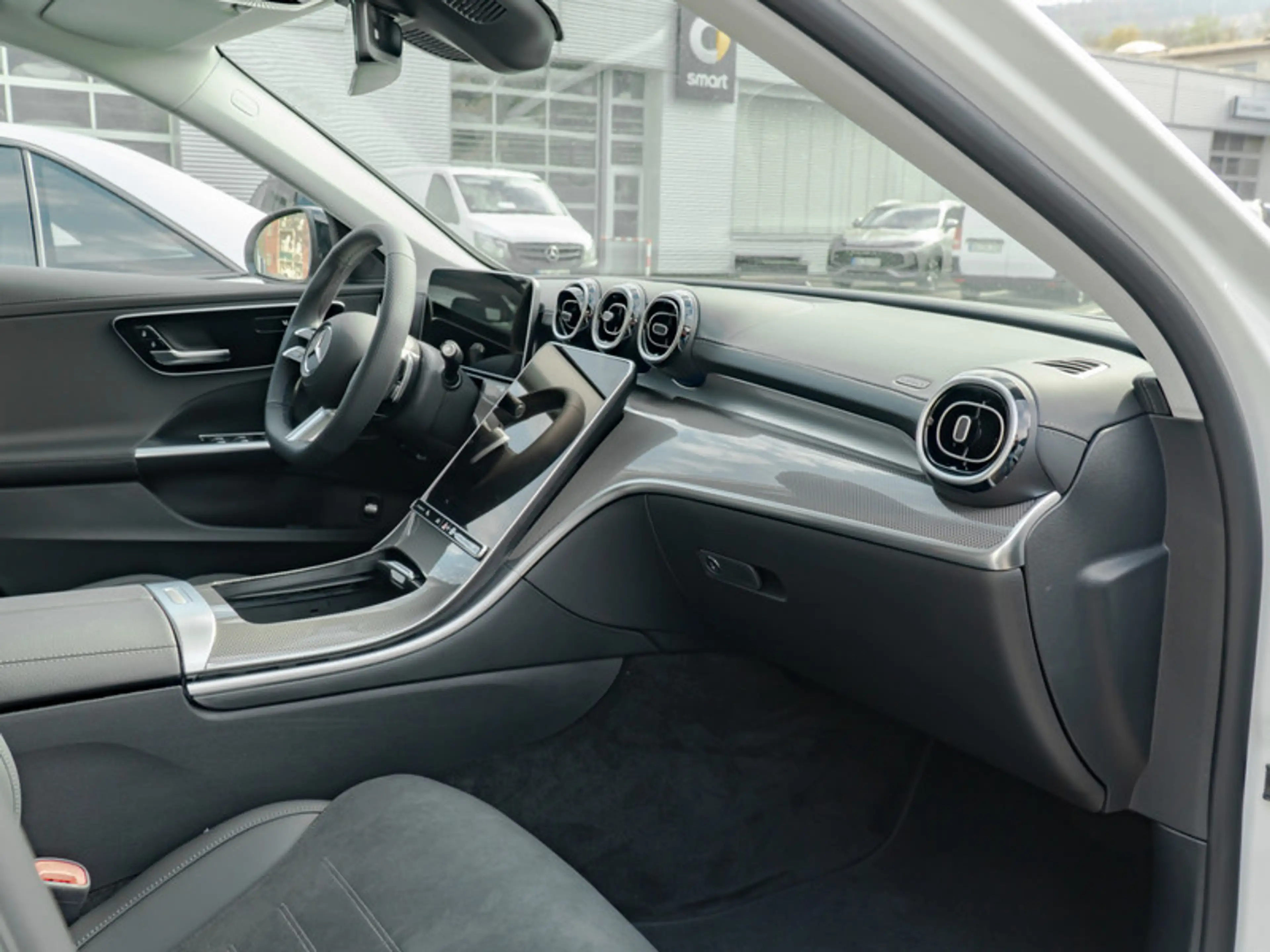 Mercedes-Benz C 180 AMG-Sport/LED/Cam/Pano/Night/Totw/Ambiente — photo 9
