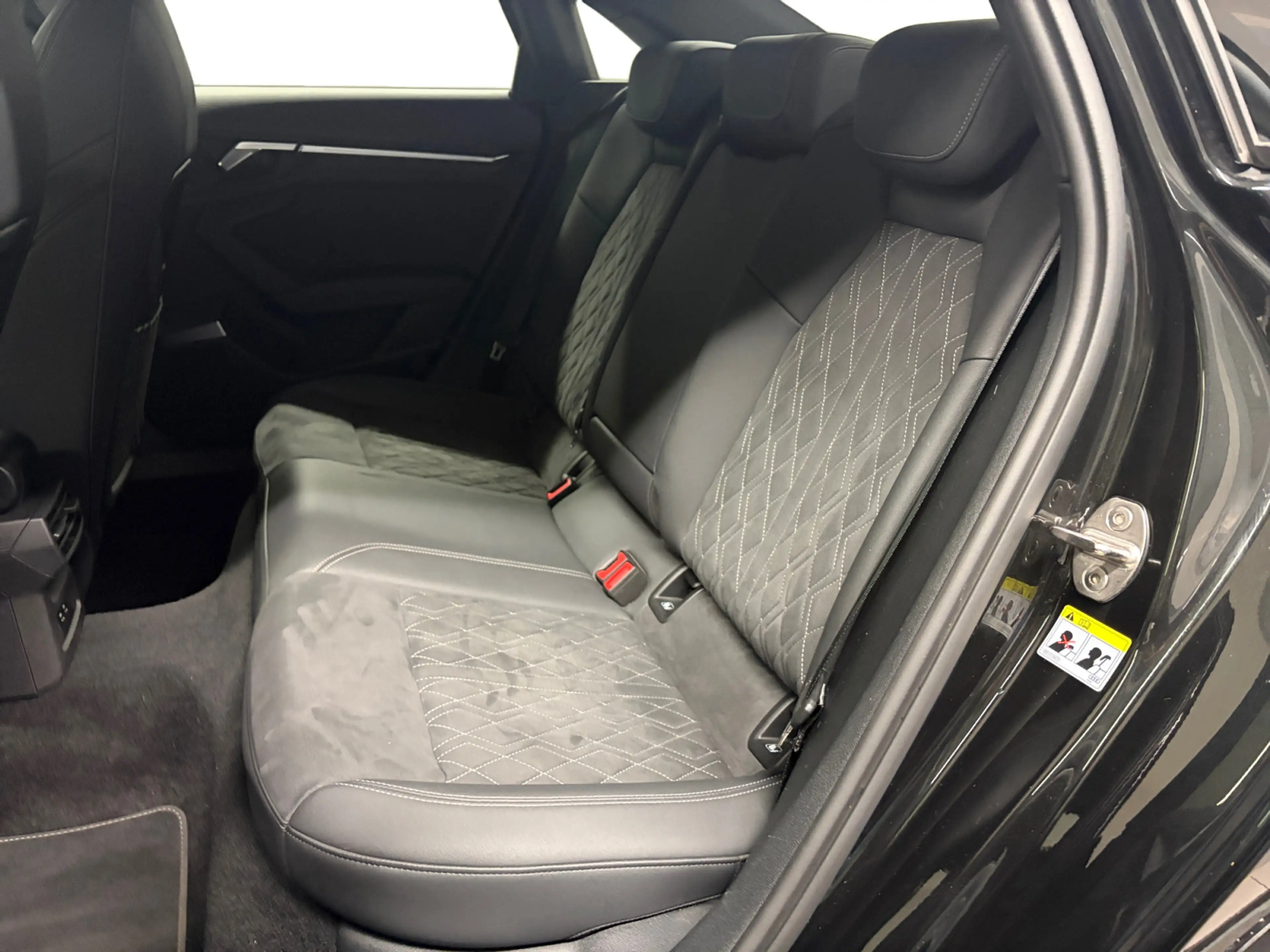 Audi S3 TFSI quattro LED B&O Pano HUD CAM — photo 11