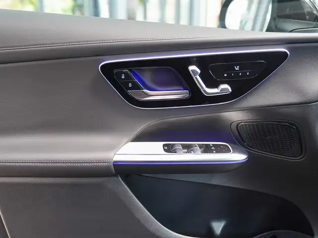 Mercedes-Benz GLC view 14