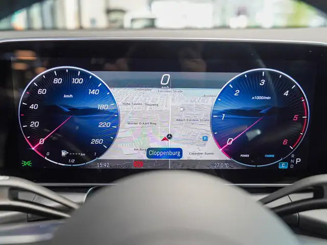 Mercedes-Benz GLC view 15