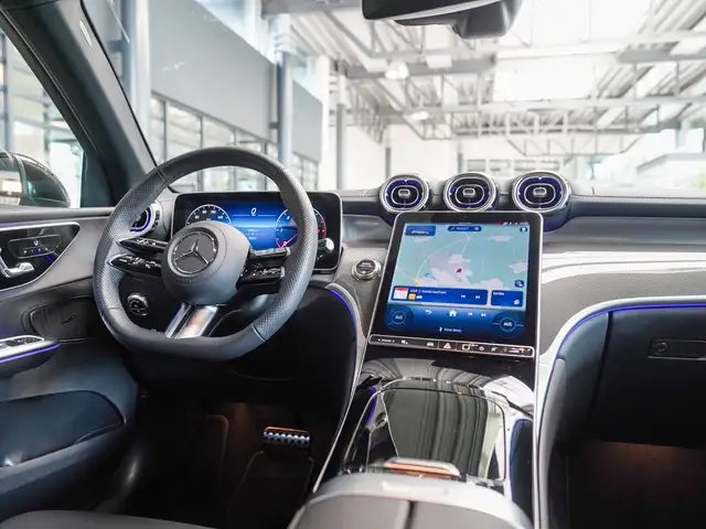 Mercedes-Benz GLC view 9