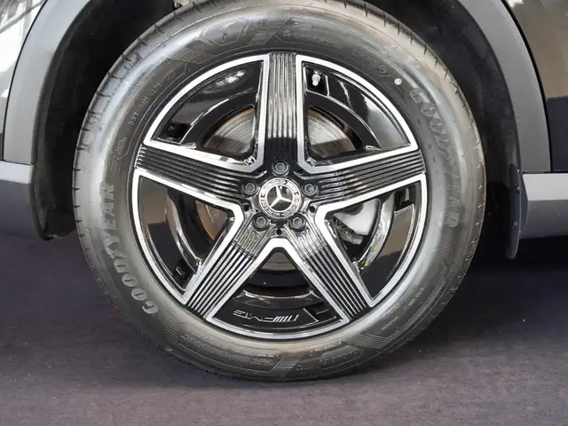 Mercedes-Benz GLC view 2