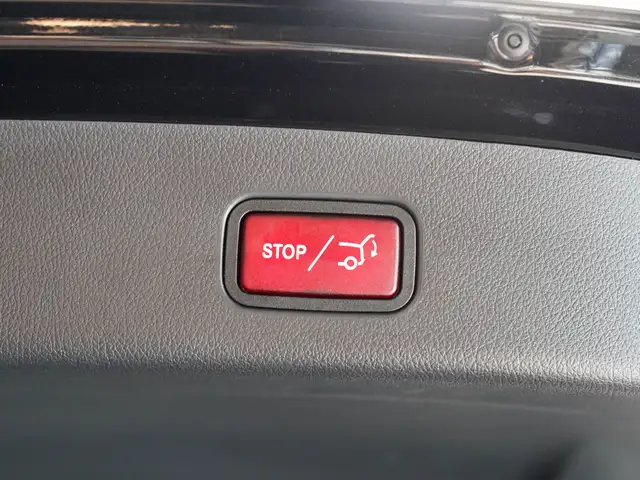 Mercedes-Benz GLC view 11