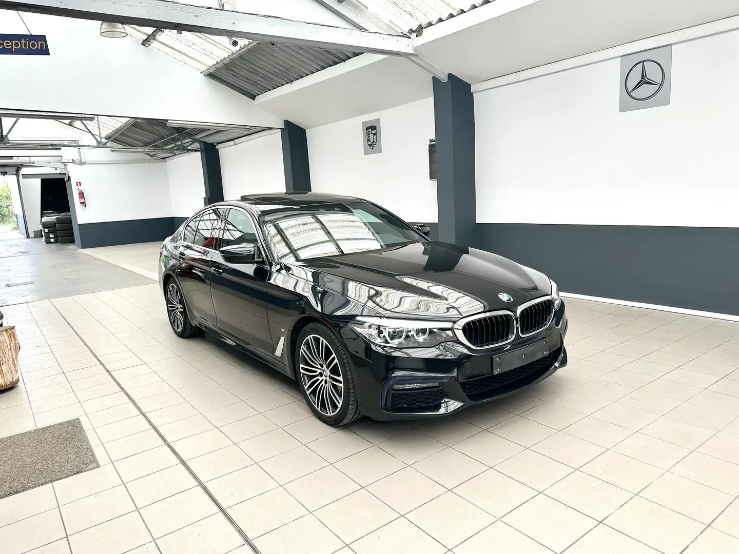 BMW 530 eA PHEV Pack - M "159.000Km" Carnet Complet BMW Schwarz - 2