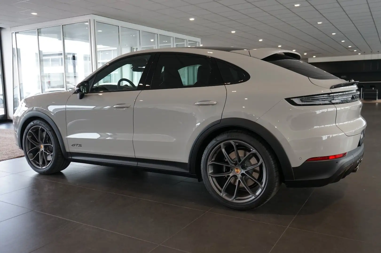 Porsche Cayenne GTS Coupé | Leichtbau Sport-Paket Grau - 2