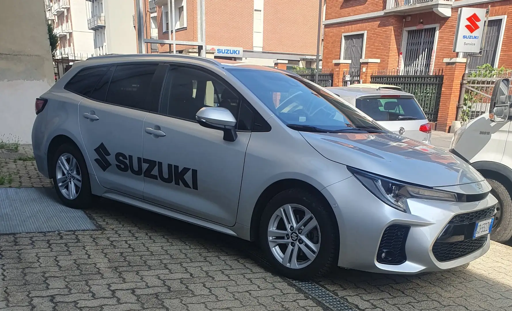 Suzuki Swace Swace 1.8 Hybrid E-CVT 2WD Top Argento - 2