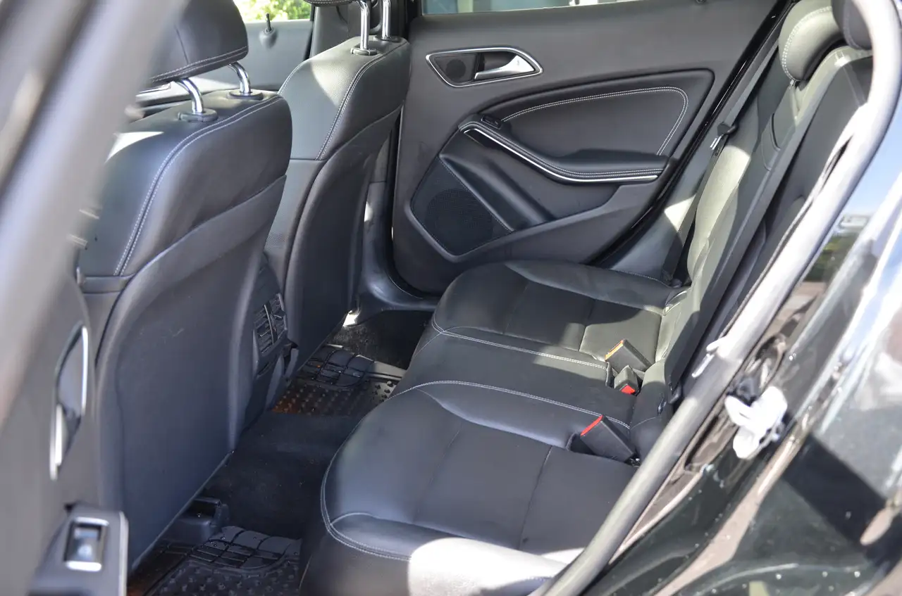 Mercedes-Benz GLA снимка Mercedes-Benz GLA