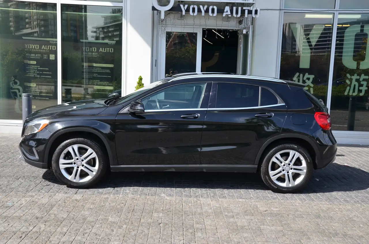 Mercedes-Benz GLA снимка Mercedes-Benz GLA
