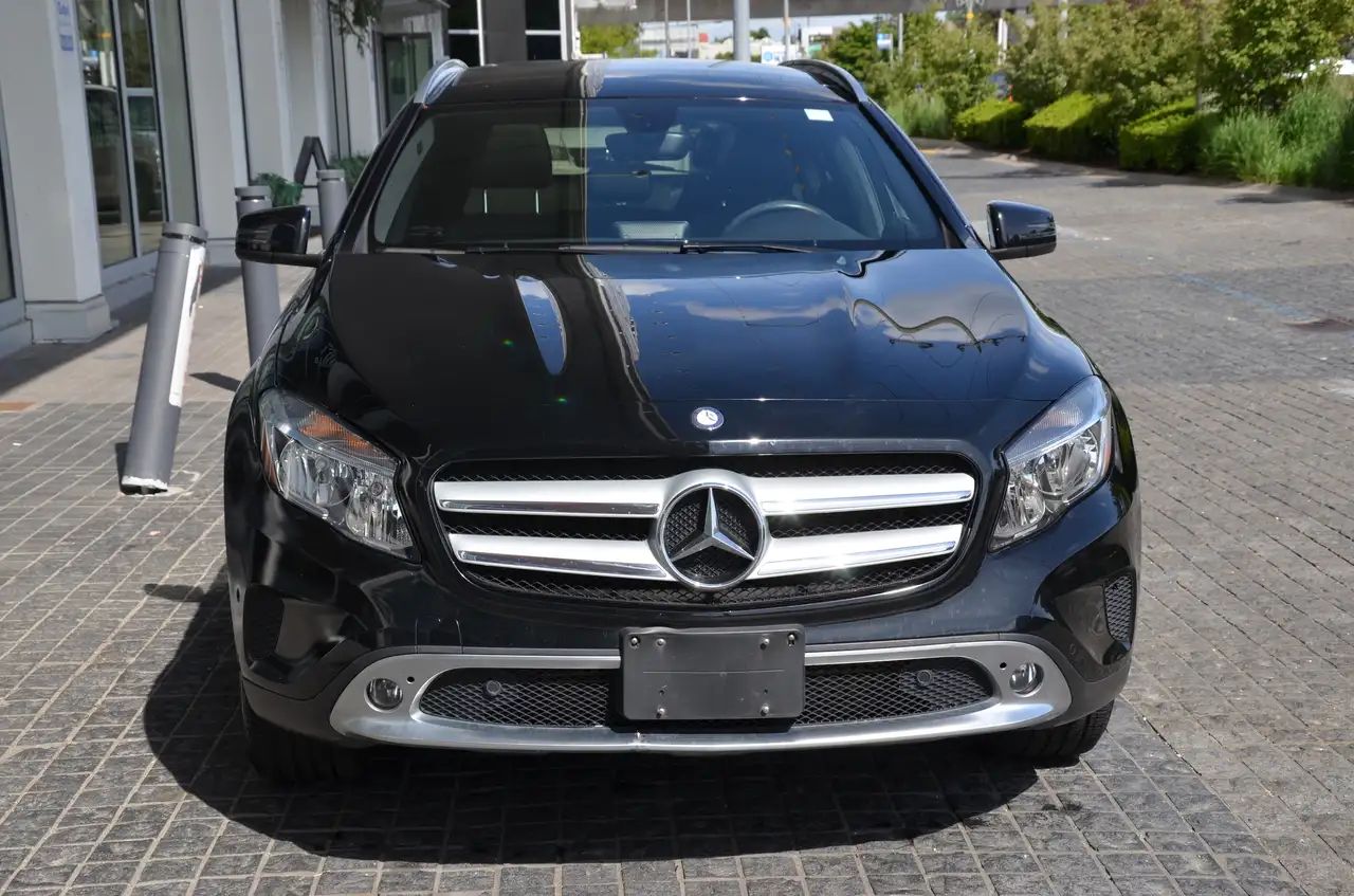 Mercedes-Benz GLA снимка Mercedes-Benz GLA