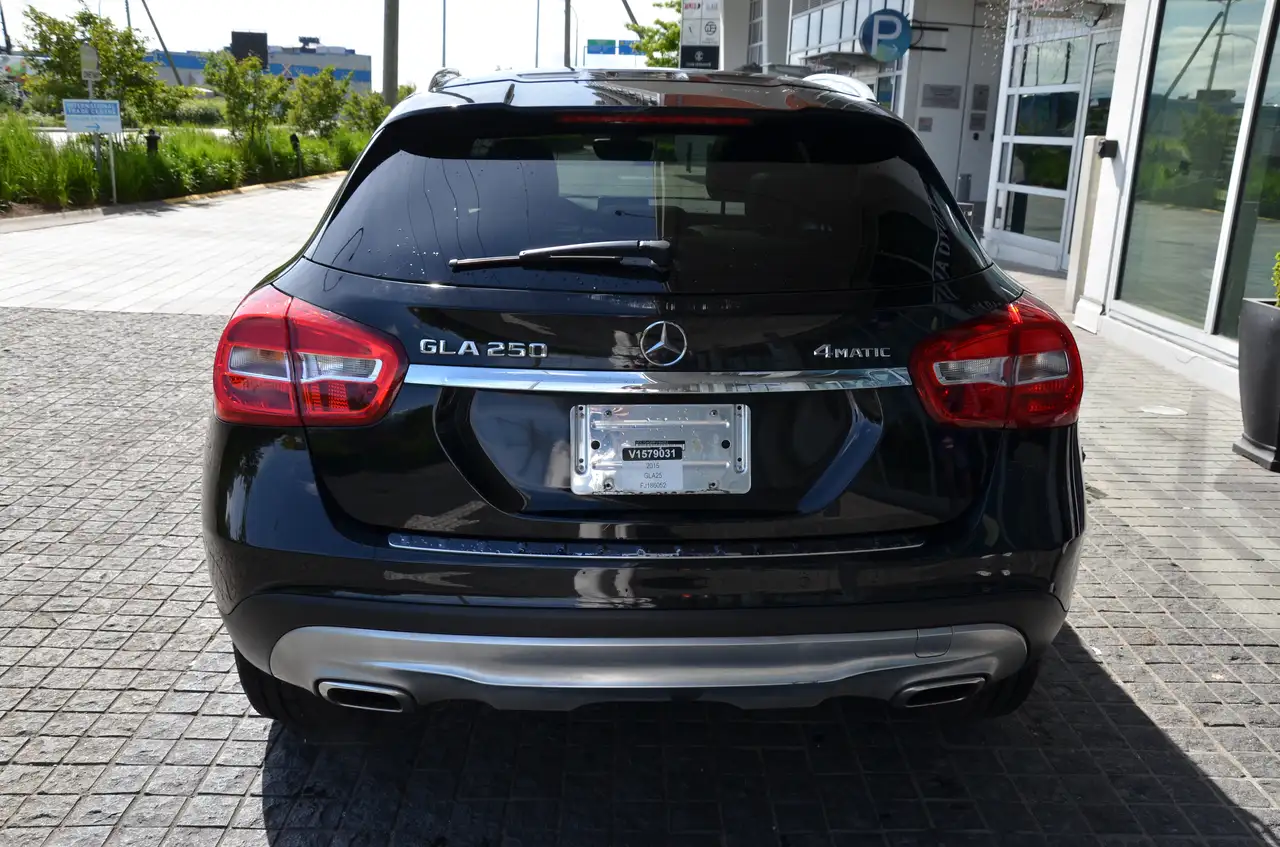 Mercedes-Benz GLA снимка Mercedes-Benz GLA