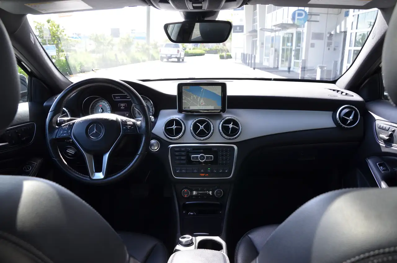 Mercedes-Benz GLA снимка Mercedes-Benz GLA