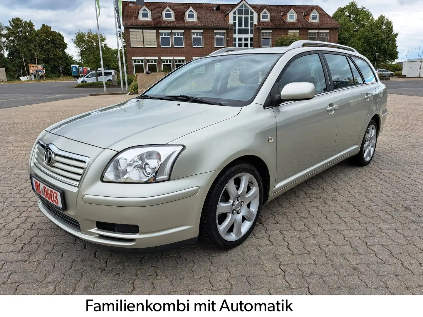Toyota Avensis Kombi 1.8 Sol Automatik Silber - 1