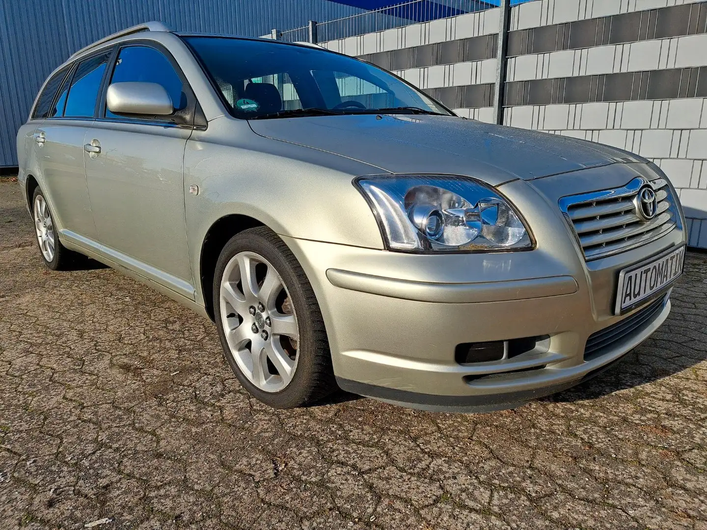 Toyota Avensis Kombi 1.8 Sol Automatik Silber - 2