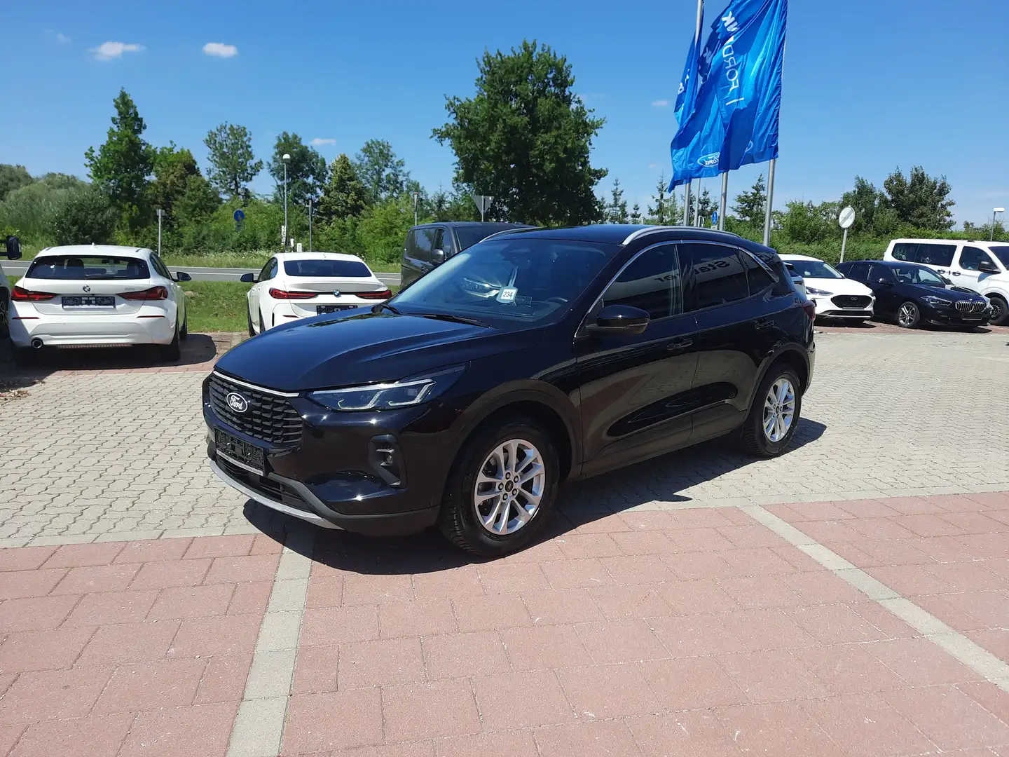 Ford Kuga 1,5 EcoBoost Aut. Navi Kamera LED SHZ Schwarz - 2