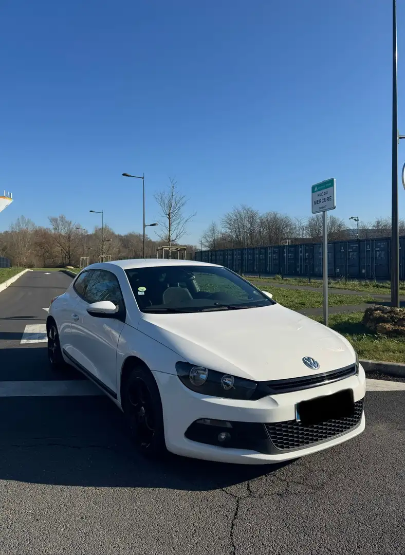 Volkswagen Scirocco 2.0 TDI 140 FAP Carat DSG6 - 1