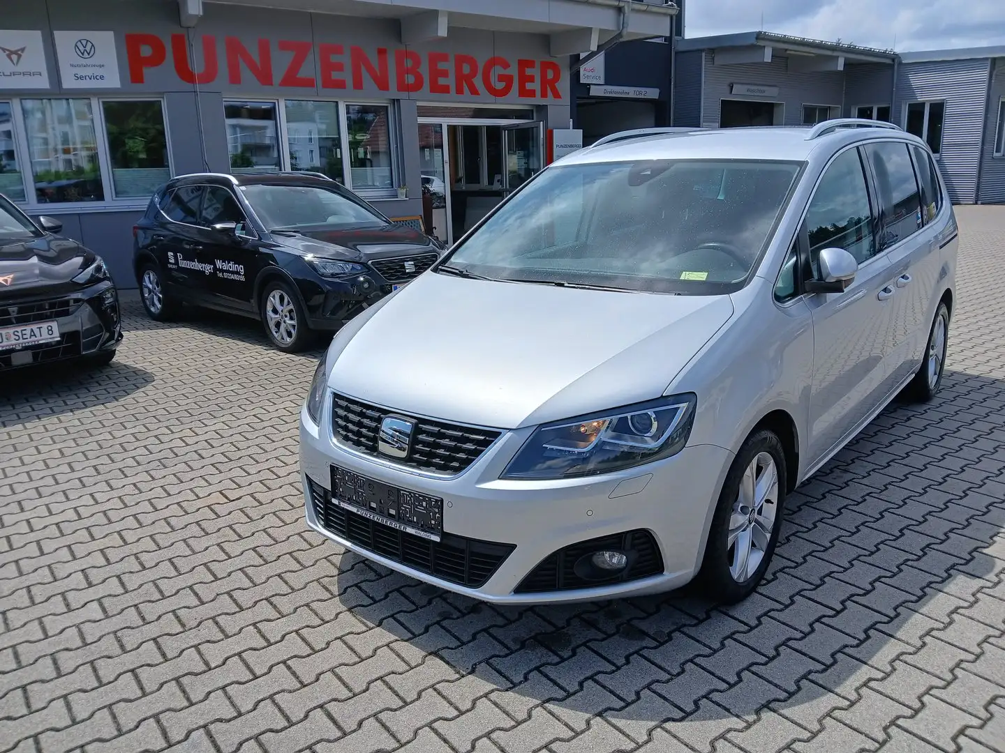 SEAT Alhambra Xcellence TDI DSG 4Drive Silber - 1