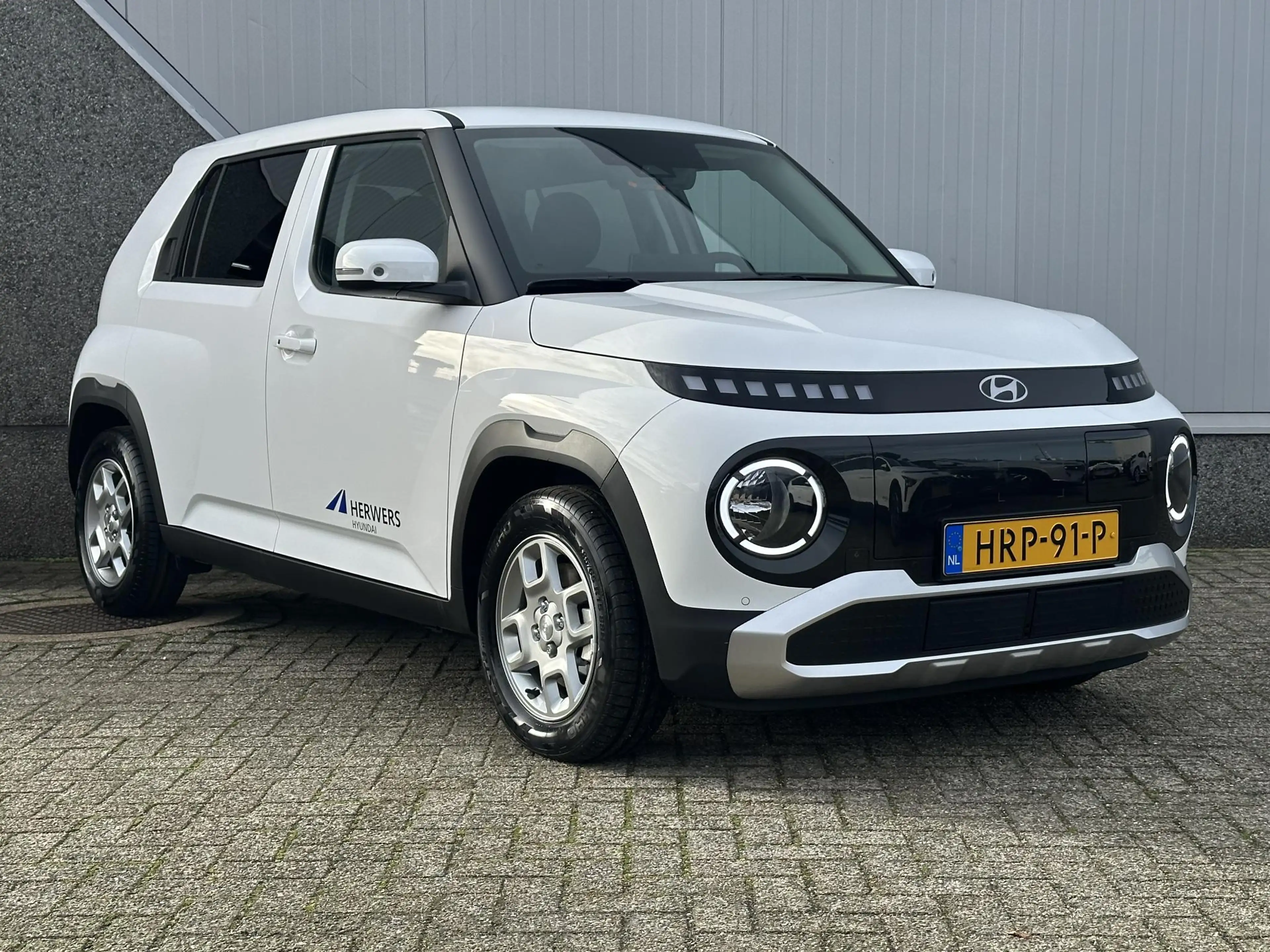 Hyundai Inster Pulse 49 kWh / Navigatie / Achteruitrijcamera / Ad — photo 16