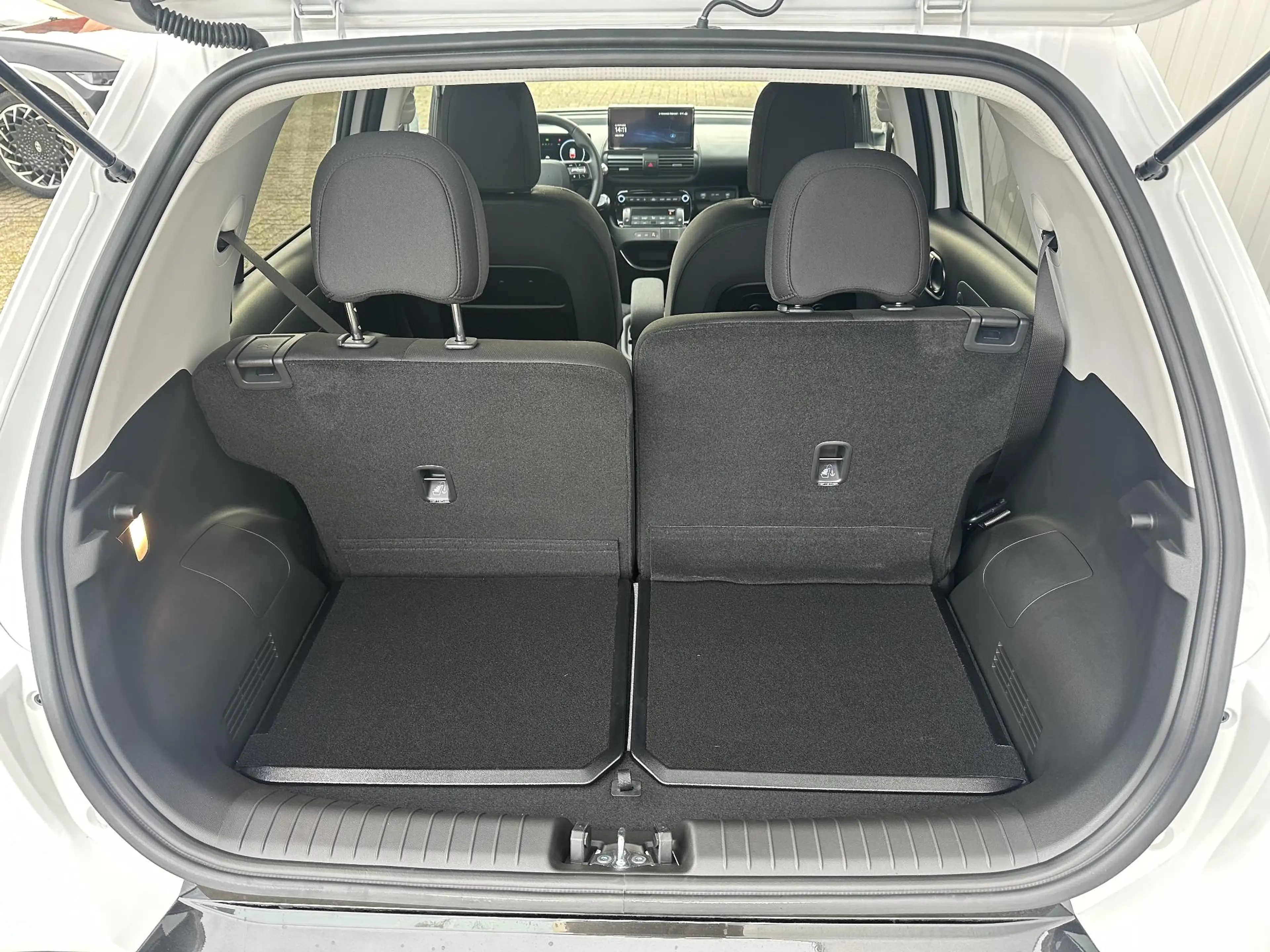 Hyundai Inster Pulse 49 kWh / Navigatie / Achteruitrijcamera / Ad — photo 21