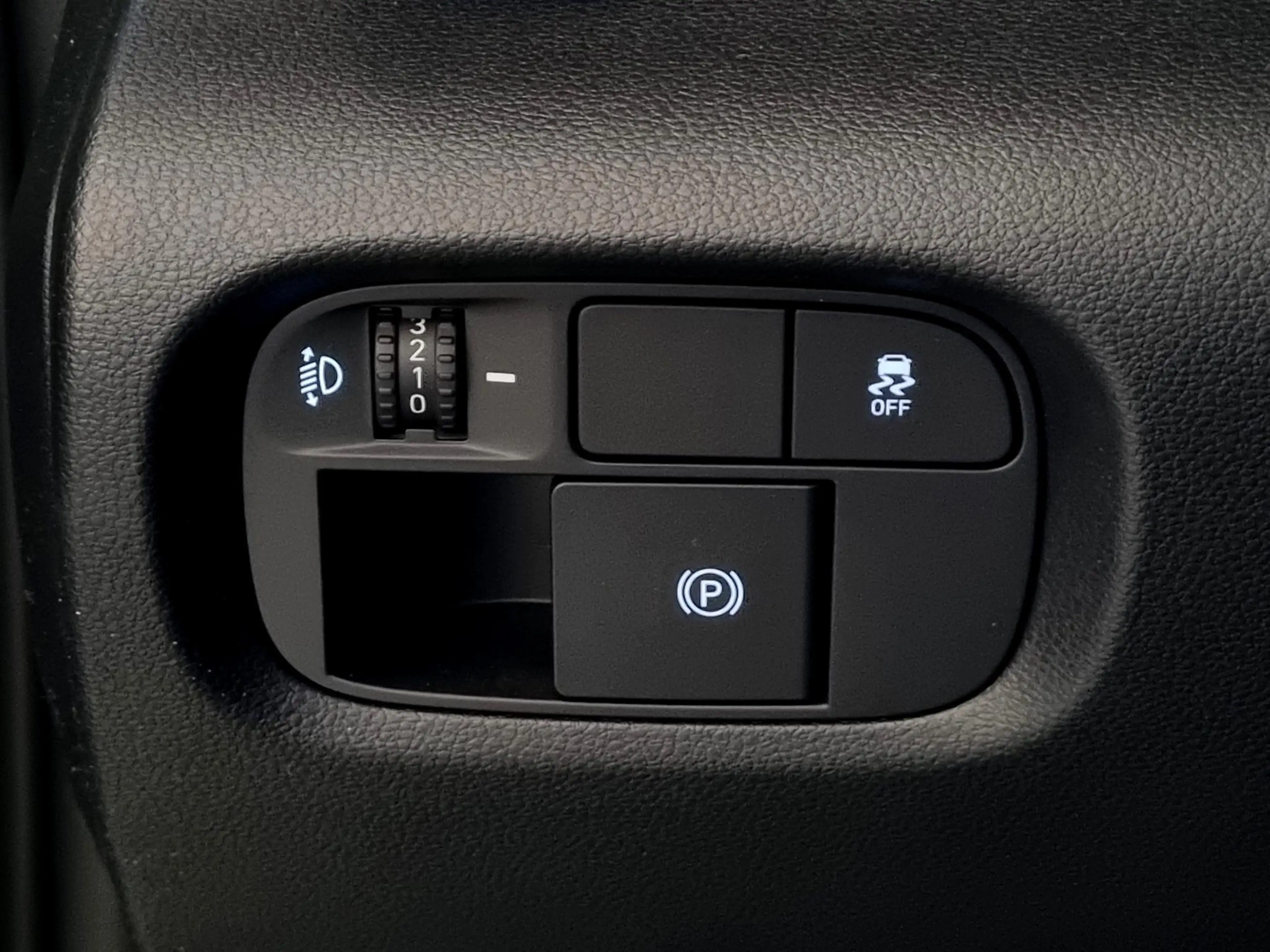 Hyundai Inster Pulse 49 kWh / Navigatie / Achteruitrijcamera / Ad — photo 23