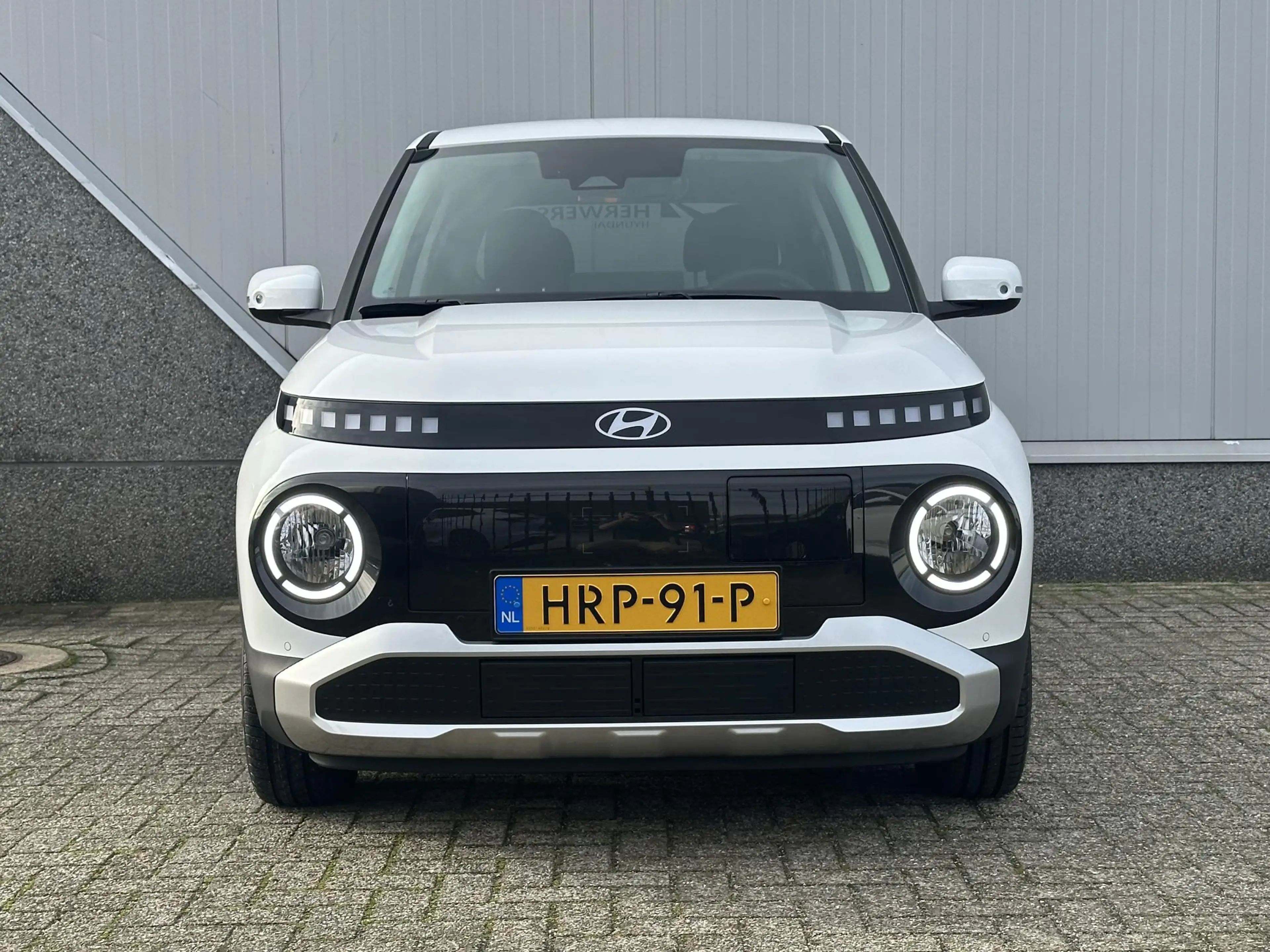 Hyundai Inster Pulse 49 kWh / Navigatie / Achteruitrijcamera / Ad — photo 22