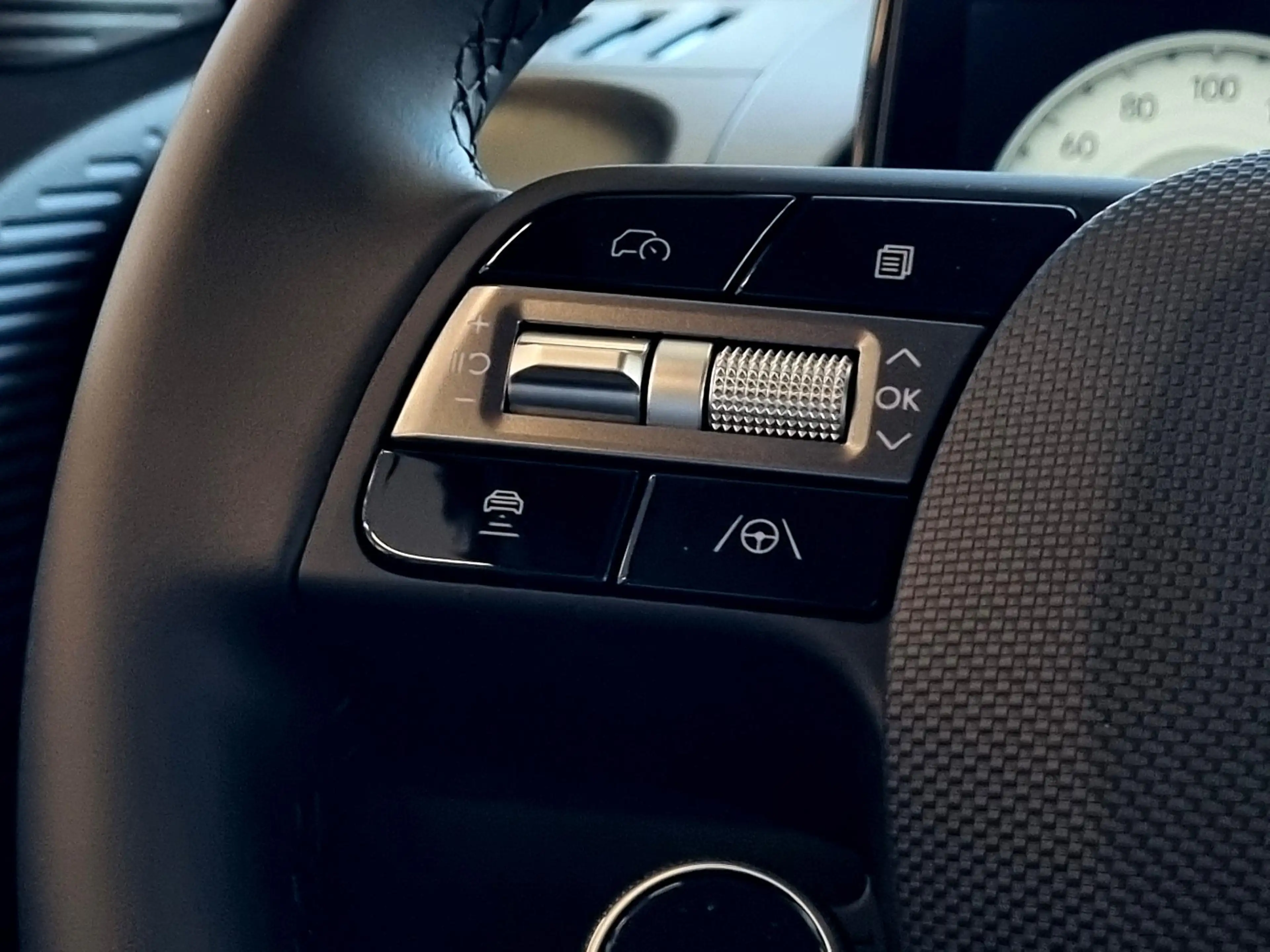 Hyundai Inster Pulse 49 kWh / Navigatie / Achteruitrijcamera / Ad — photo 25