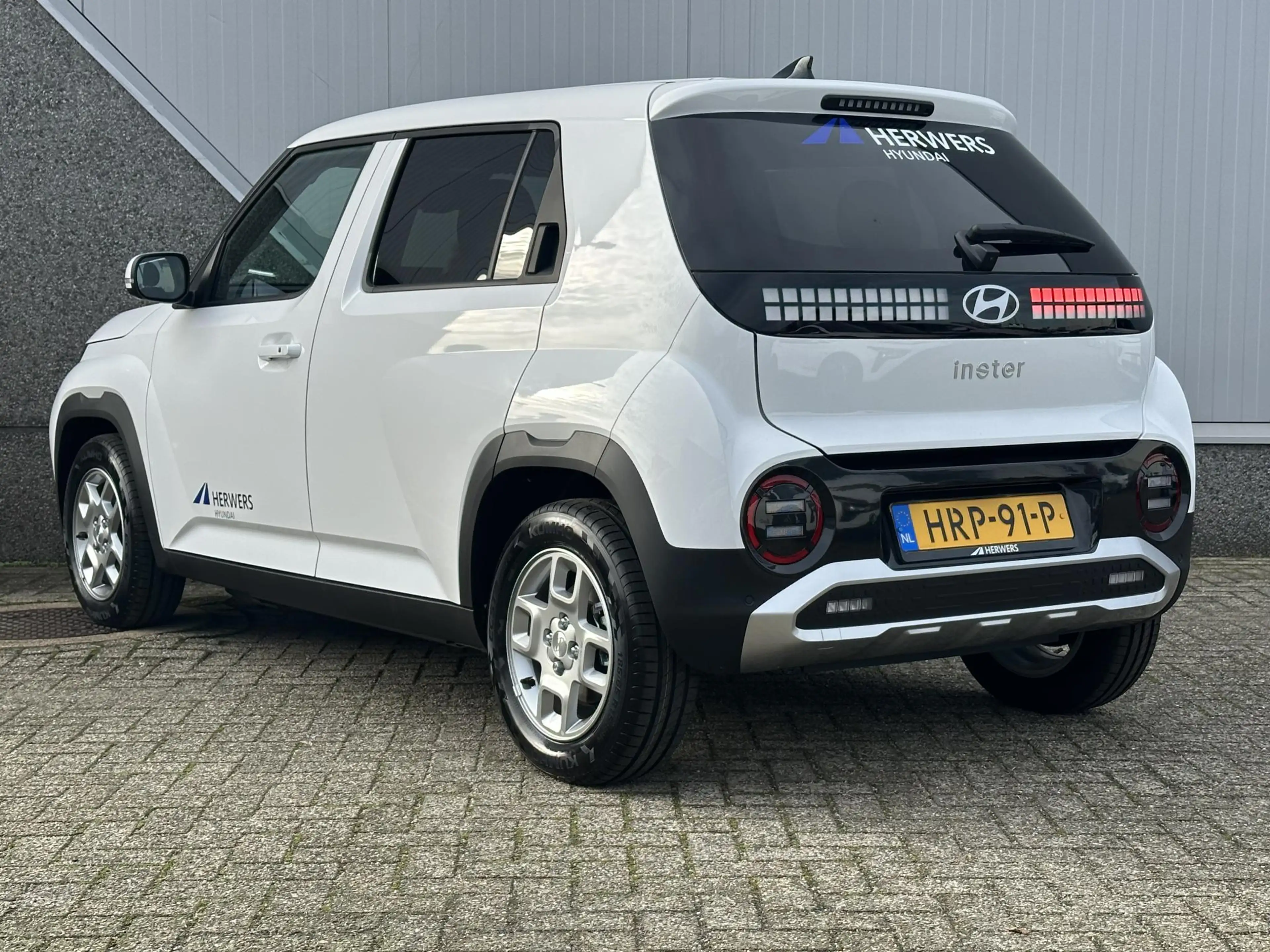 Hyundai Inster Pulse 49 kWh / Navigatie / Achteruitrijcamera / Ad — photo 14