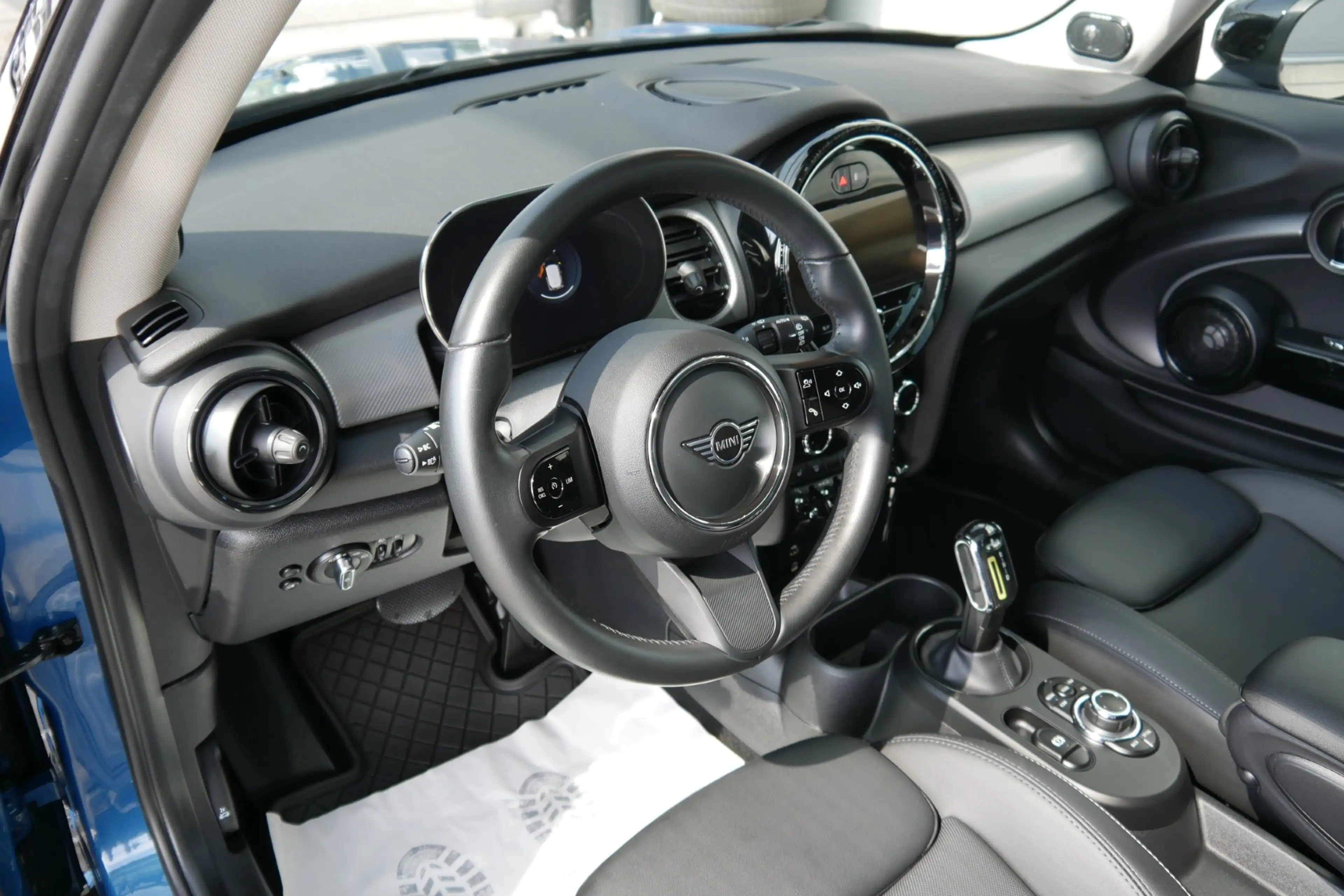 MINI Cooper SE *Paket Chili/Navi/Schiebedach/LED/H&K Sound/RFK* — photo 8