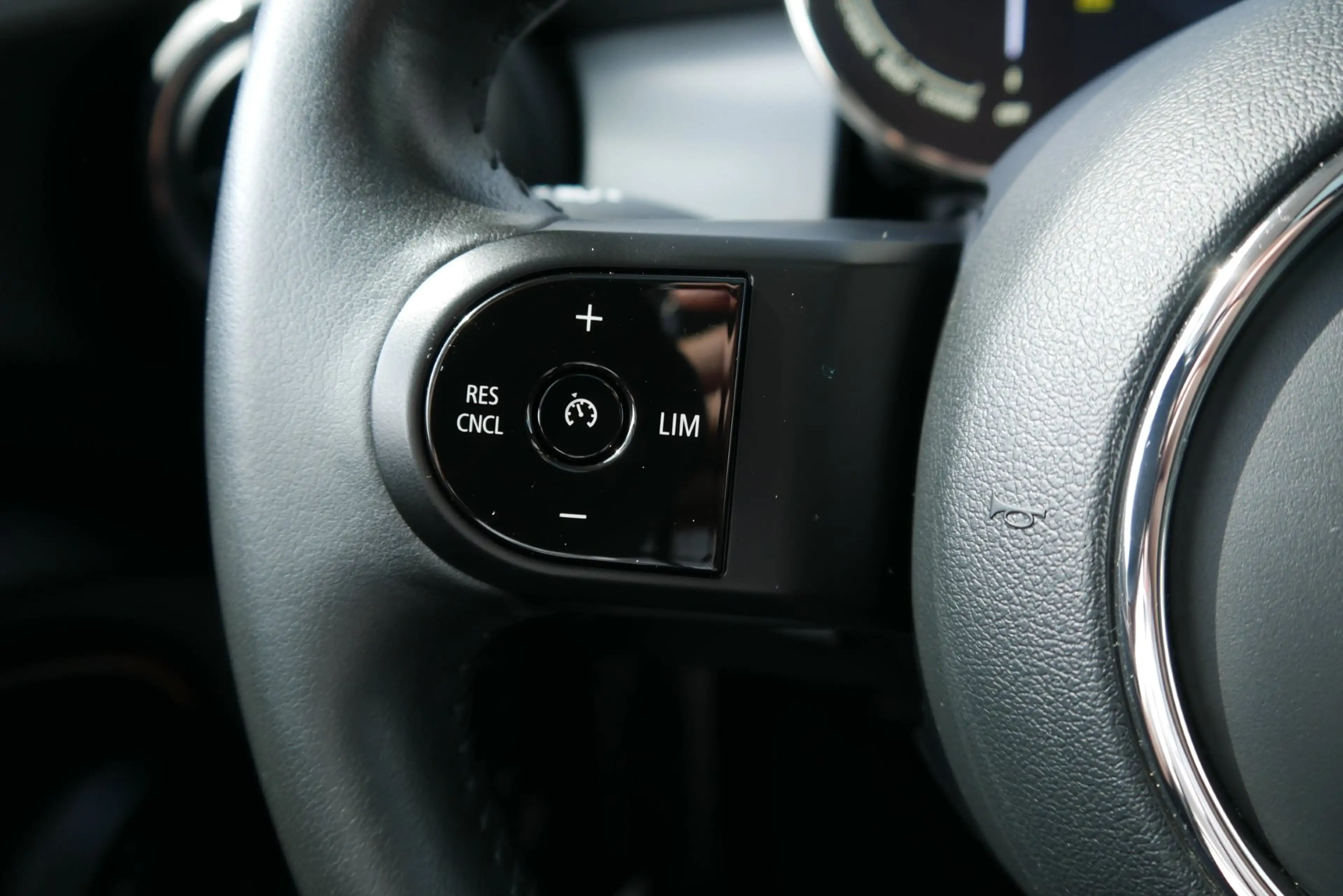 MINI Cooper SE *Paket Chili/Navi/Schiebedach/LED/H&K Sound/RFK* — photo 13