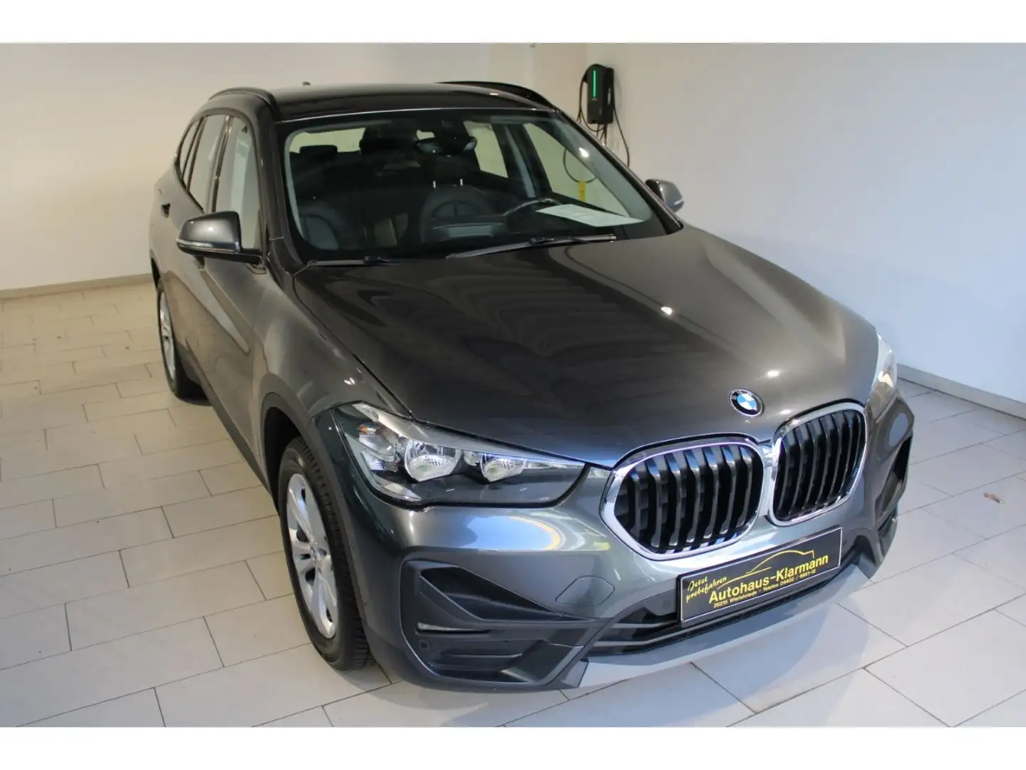 BMW X1 xDrive 25 e Advant.AHK/Plugin Hybrid/NAVI/LED Gris - 2