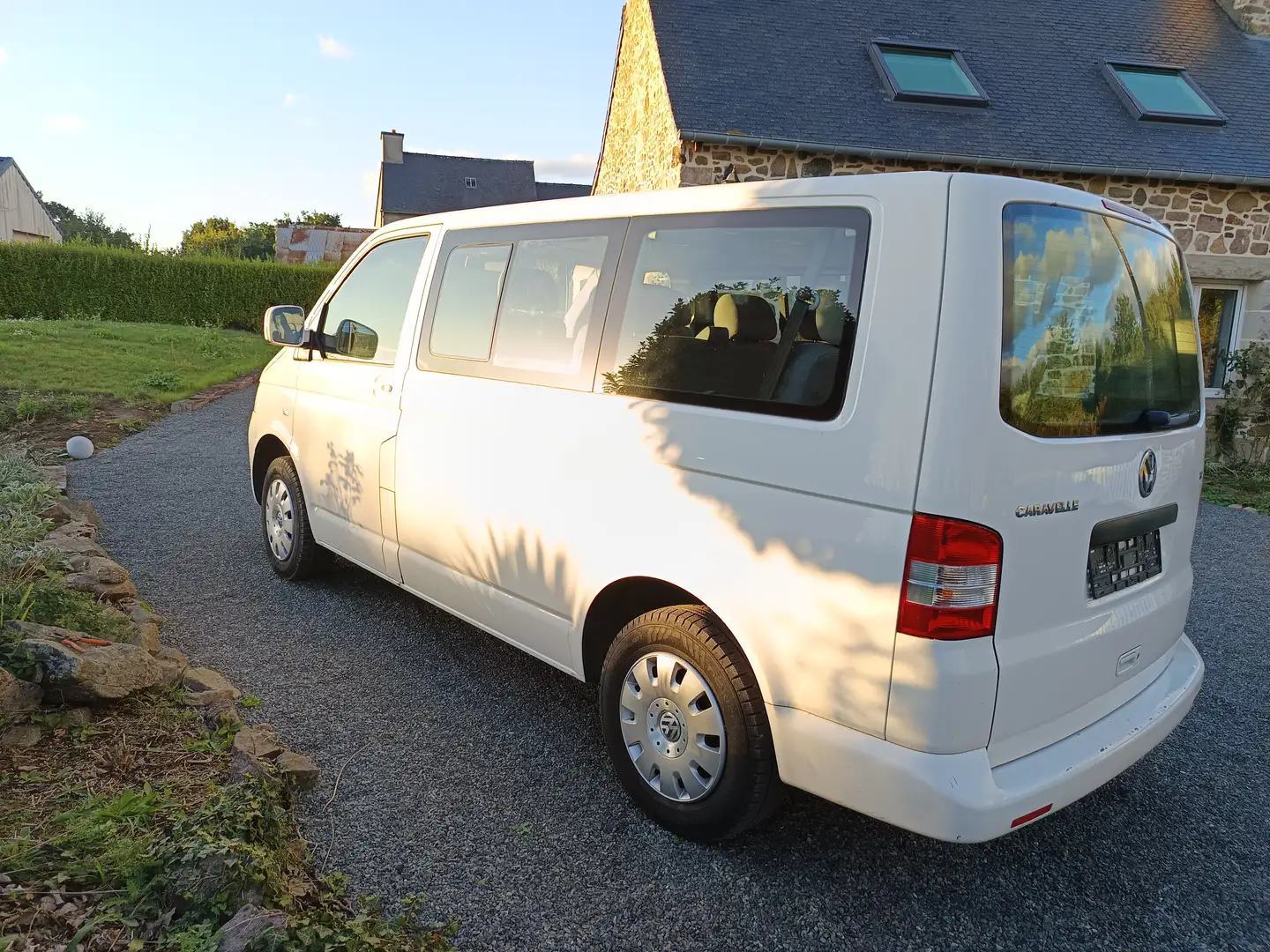 Volkswagen T5 Caravelle Caravelle 2.5 TDI 130 Court 9pl Blanc - 2