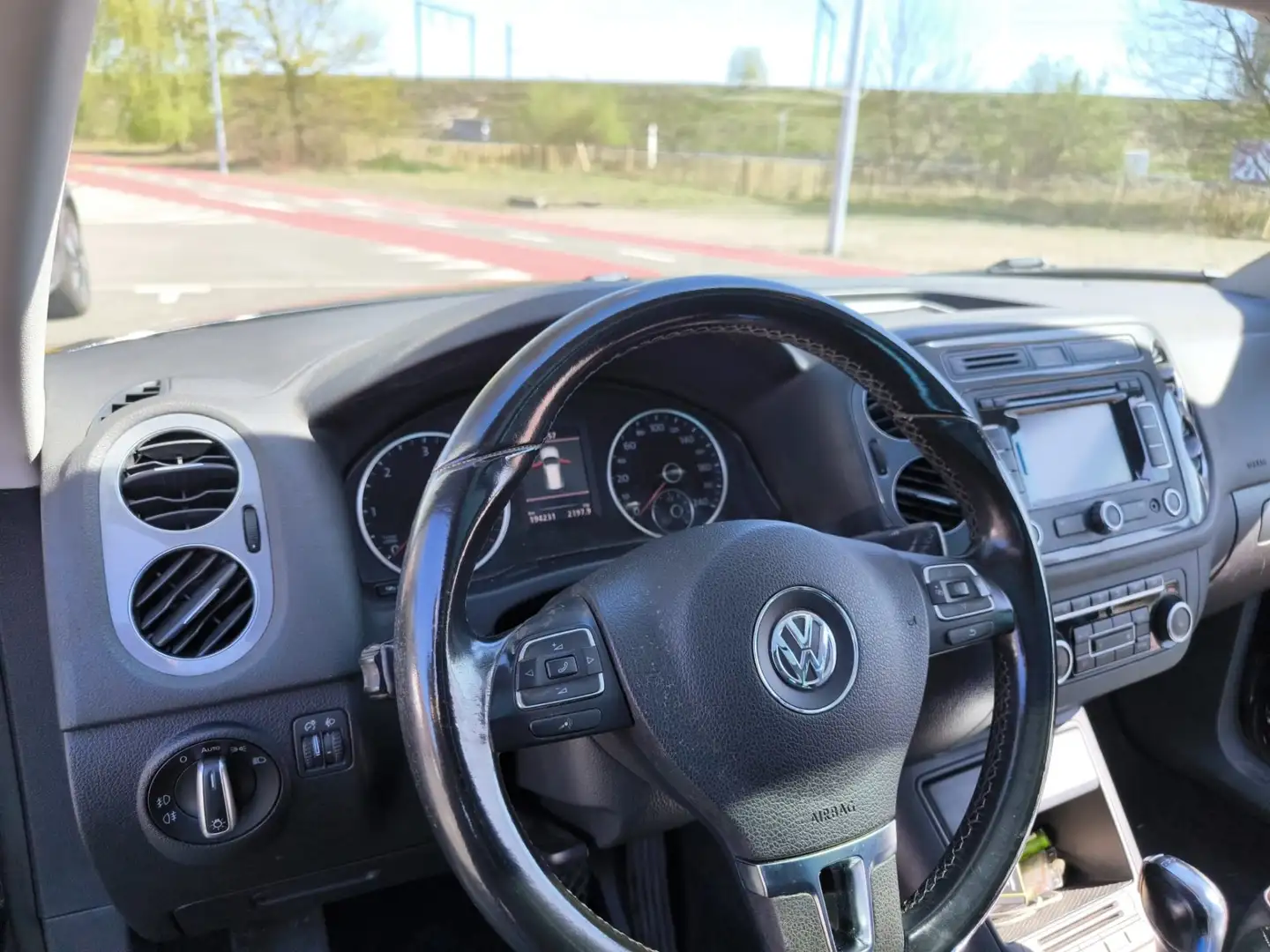 Volkswagen Tiguan 2.0 TDI DPF 4Motion BlueMotion Techn. DSG Sport & - 1