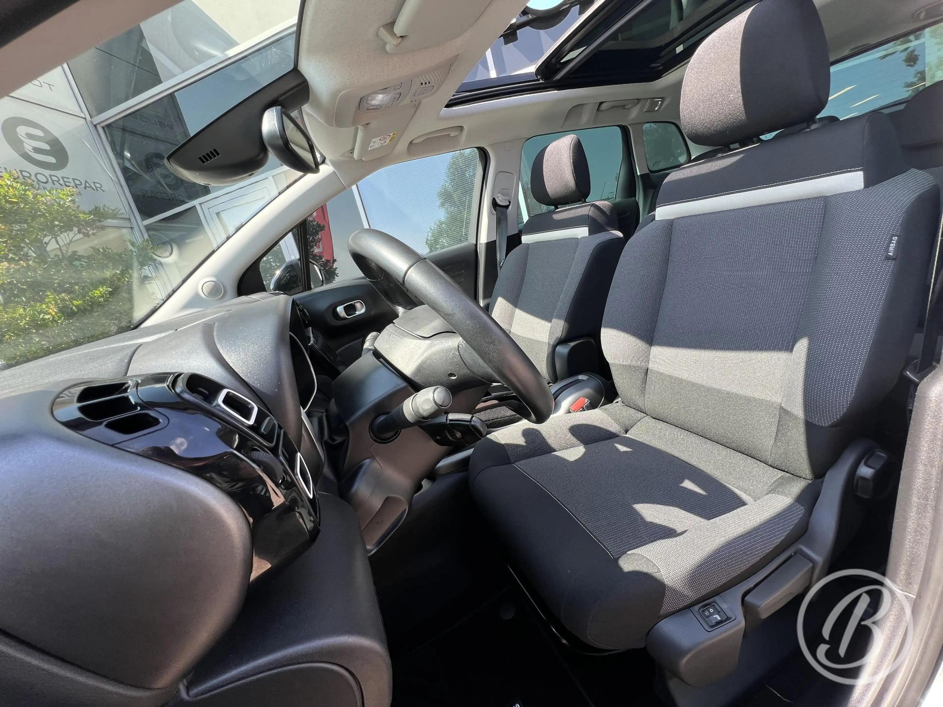 Citroen C3 Aircross 1.2 Turbo 130 pk S&S Shine EAT-6 Automaat — photo 13