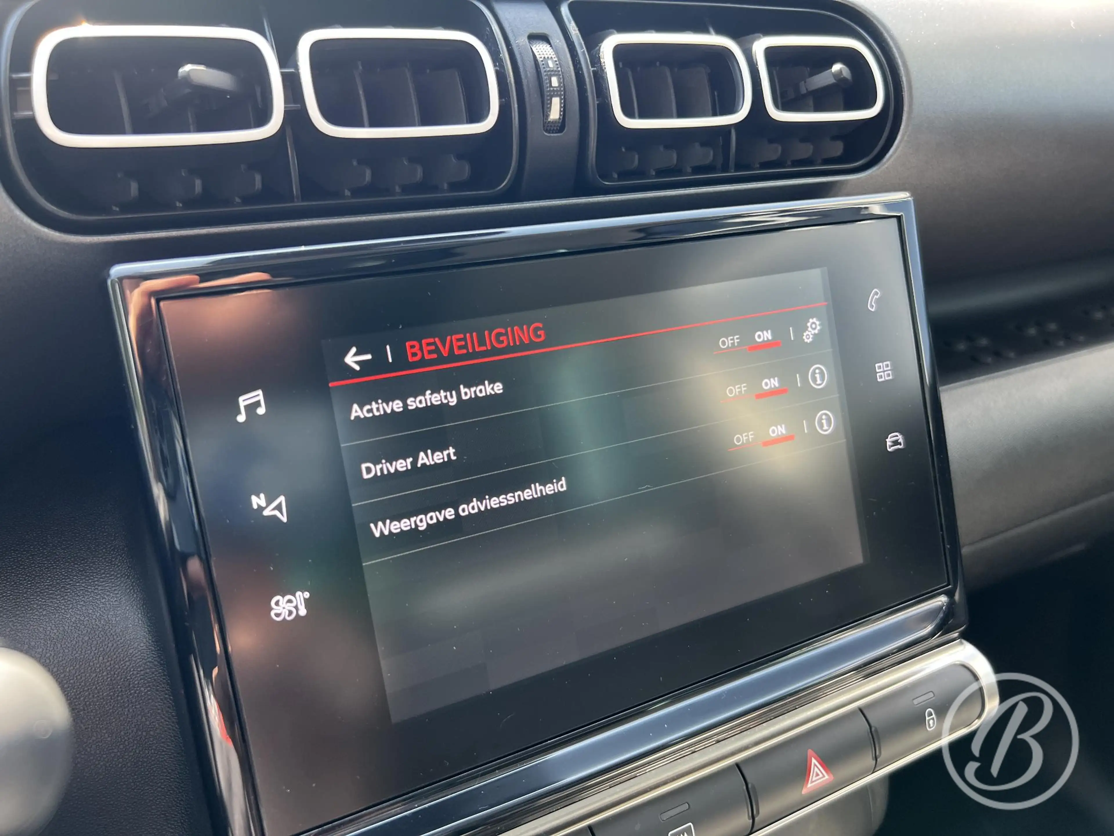 Citroen C3 Aircross 1.2 Turbo 130 pk S&S Shine EAT-6 Automaat — photo 28