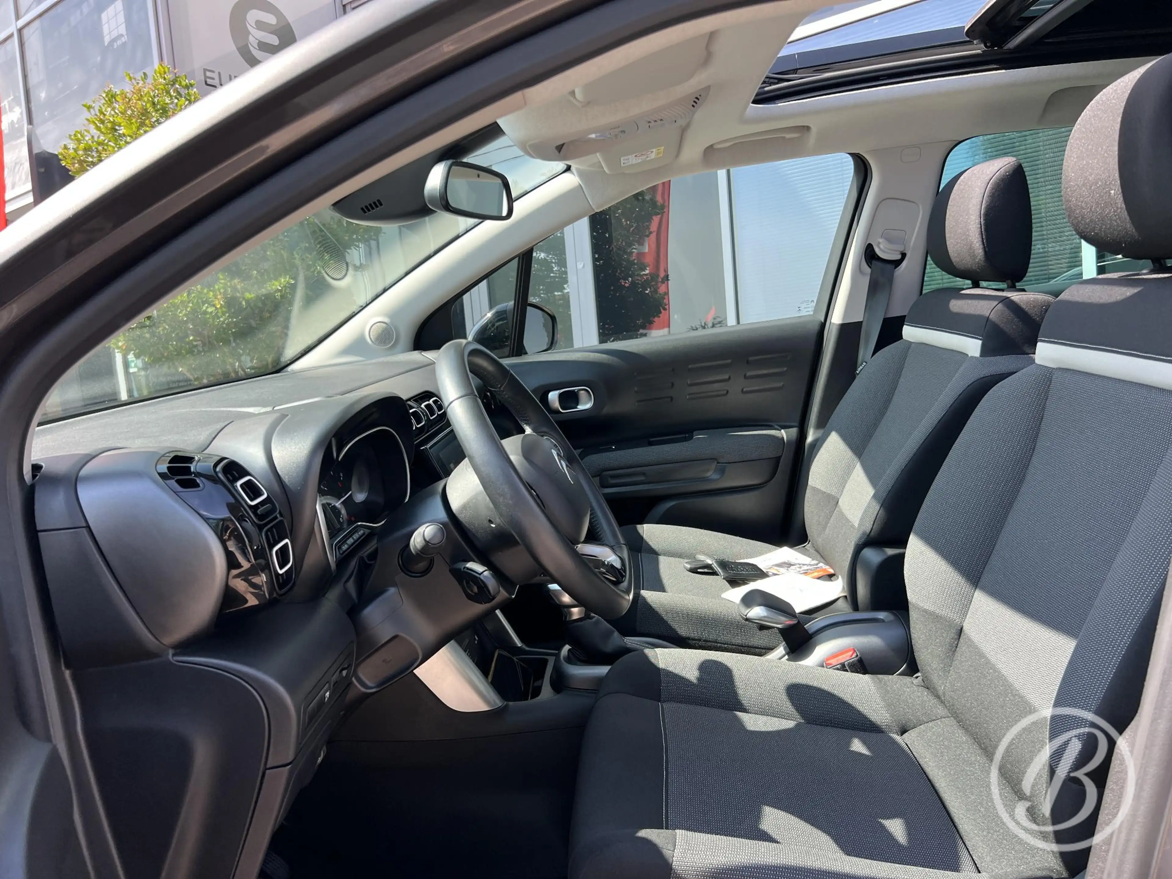Citroen C3 Aircross 1.2 Turbo 130 pk S&S Shine EAT-6 Automaat — photo 6