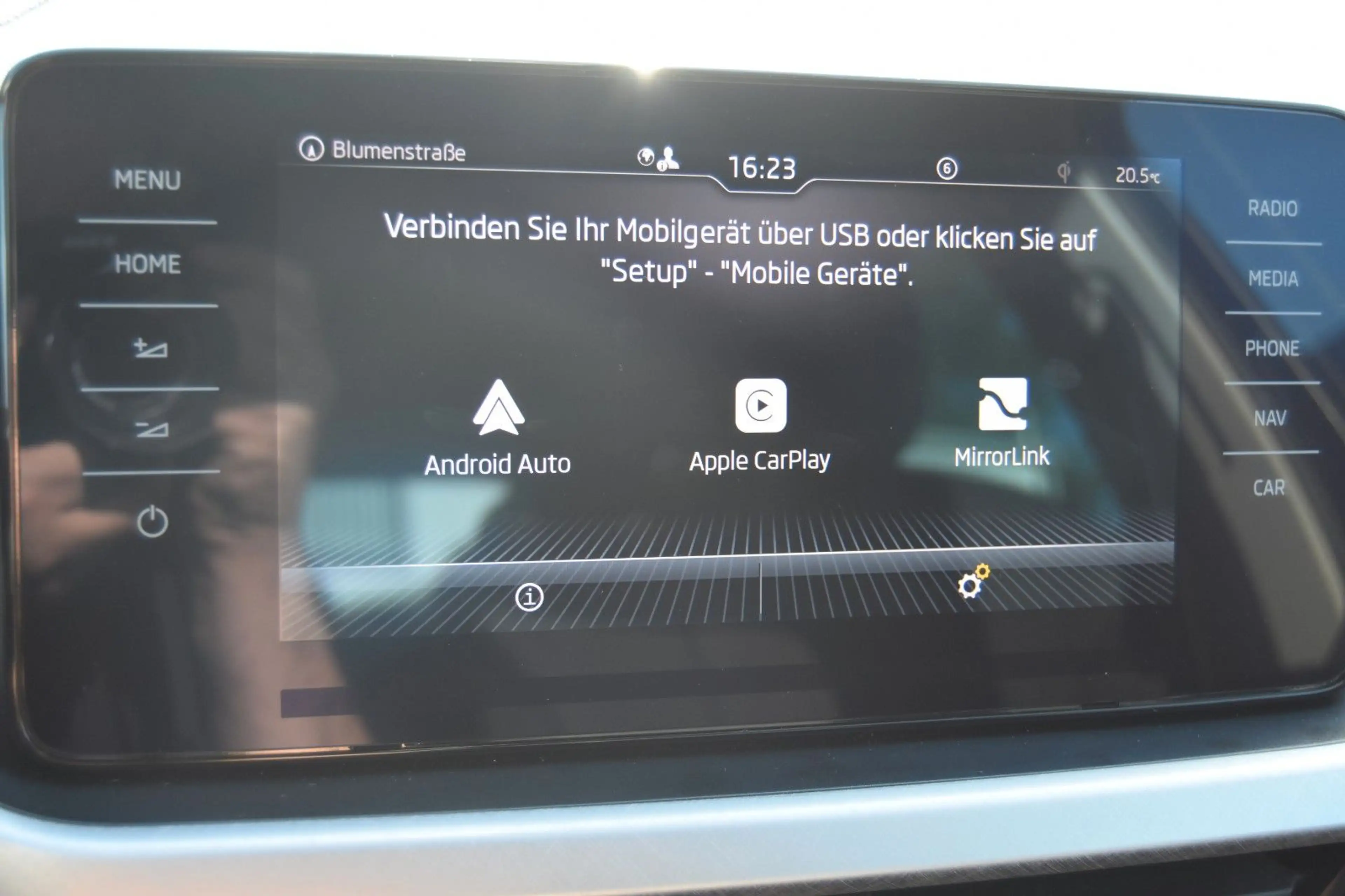 Skoda Scala Tour TSI LED/NAVI/SHZ/LKRh/RCAM — photo 14